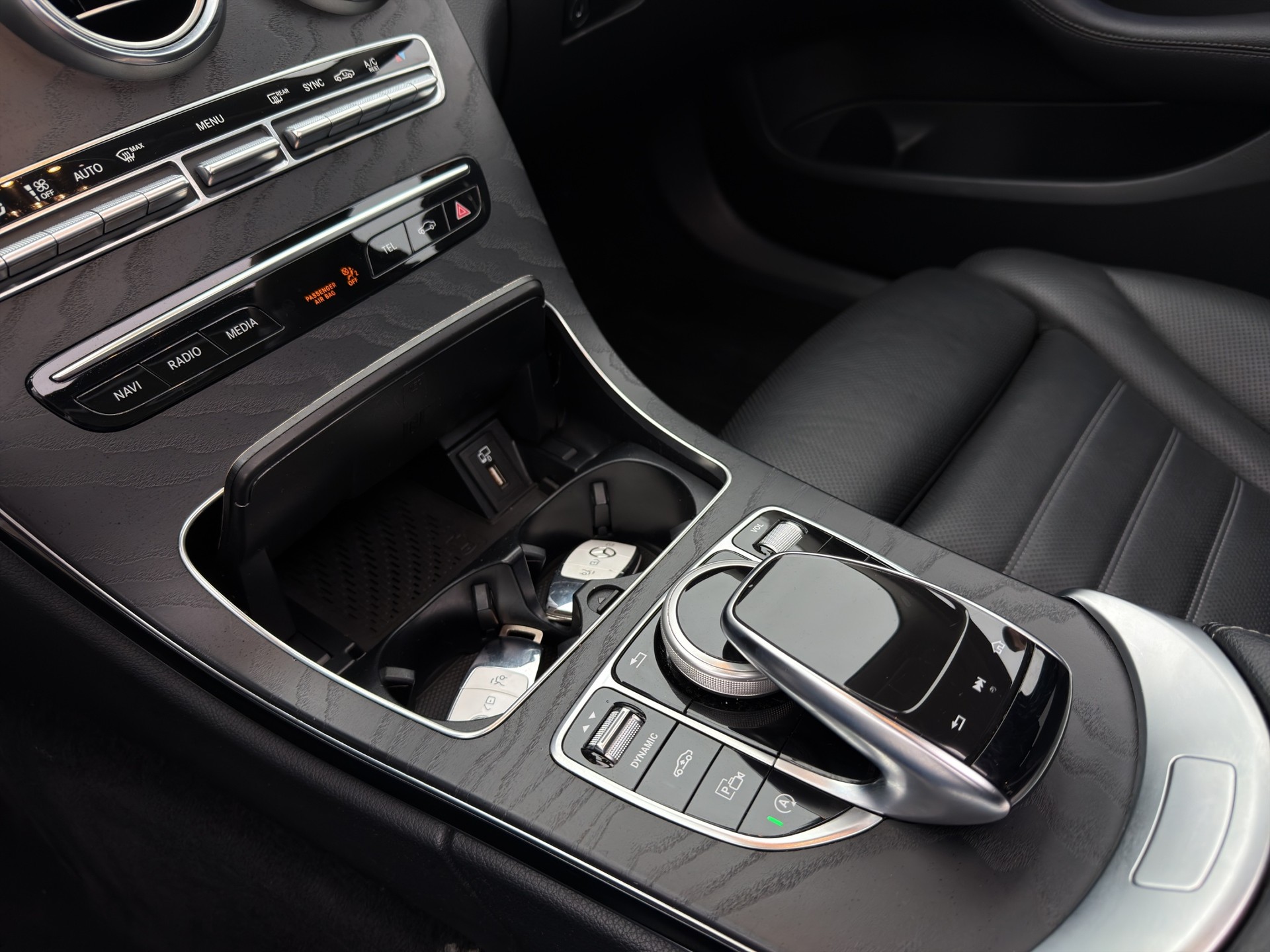 MERCEDES-BENZ C 220 d Swiss Star Avantgarde 4Matic 9G-Tronic-image-16