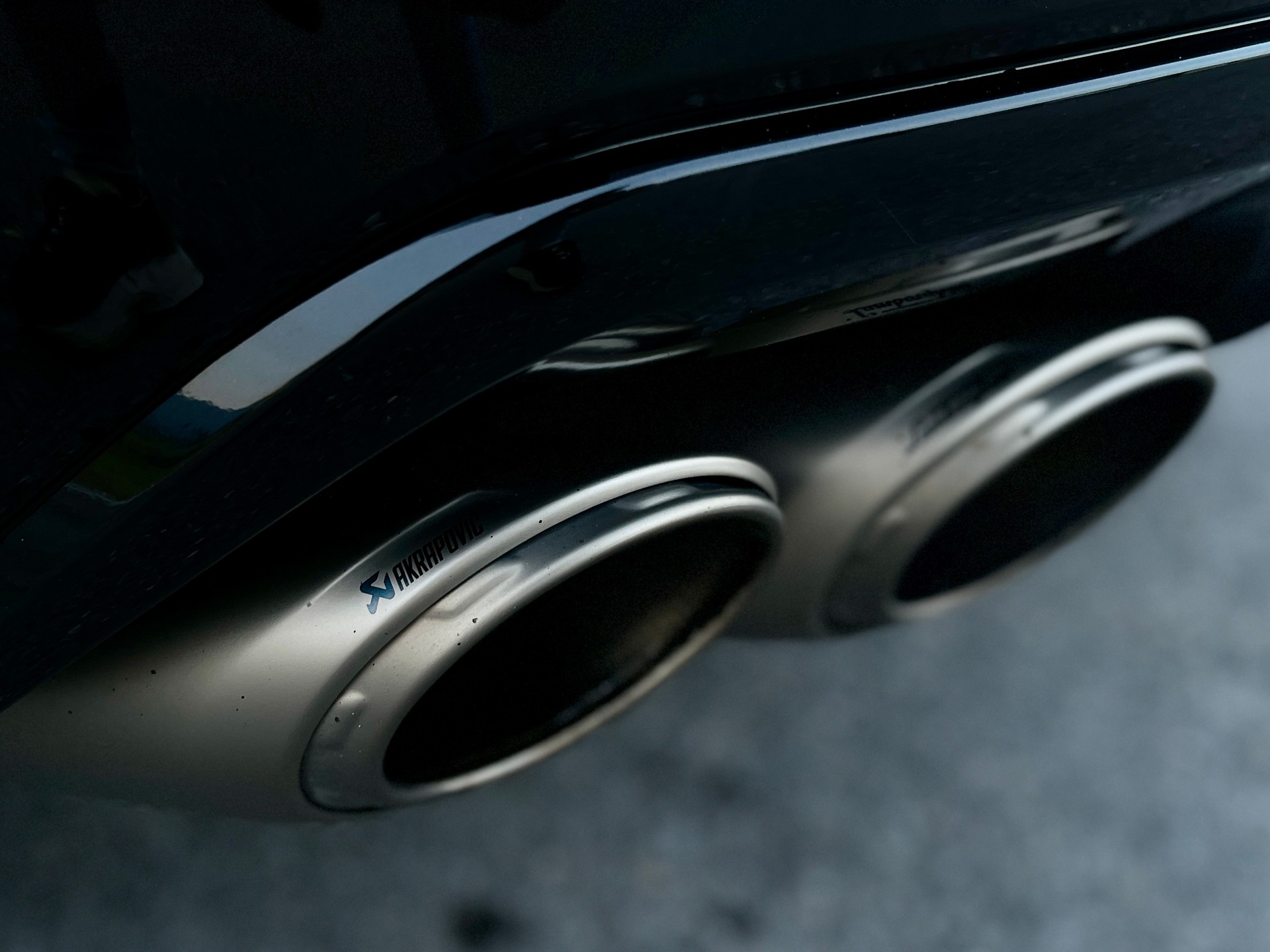 LAMBORGHINI Urus E-Gear-showroom-element-3