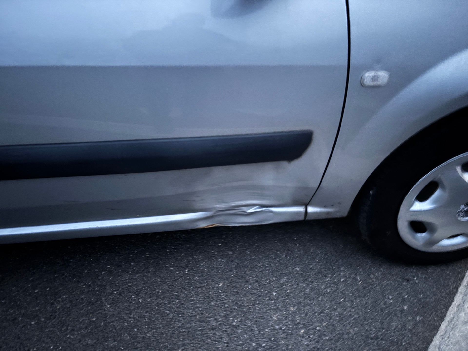 DACIA Logan 1.6 16V E85 Lauréate-image-9