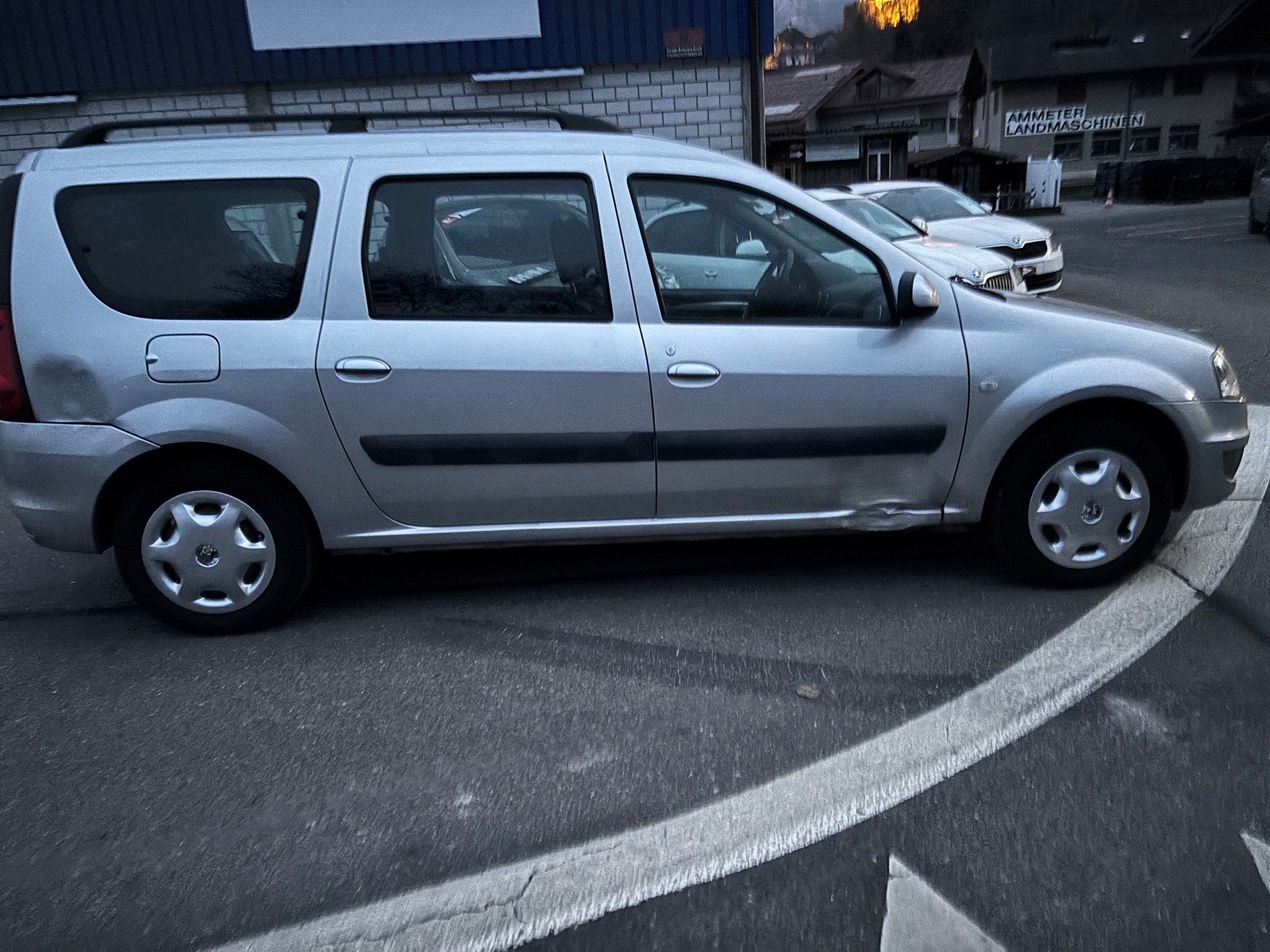 DACIA Logan 1.6 16V E85 Lauréate-image-3