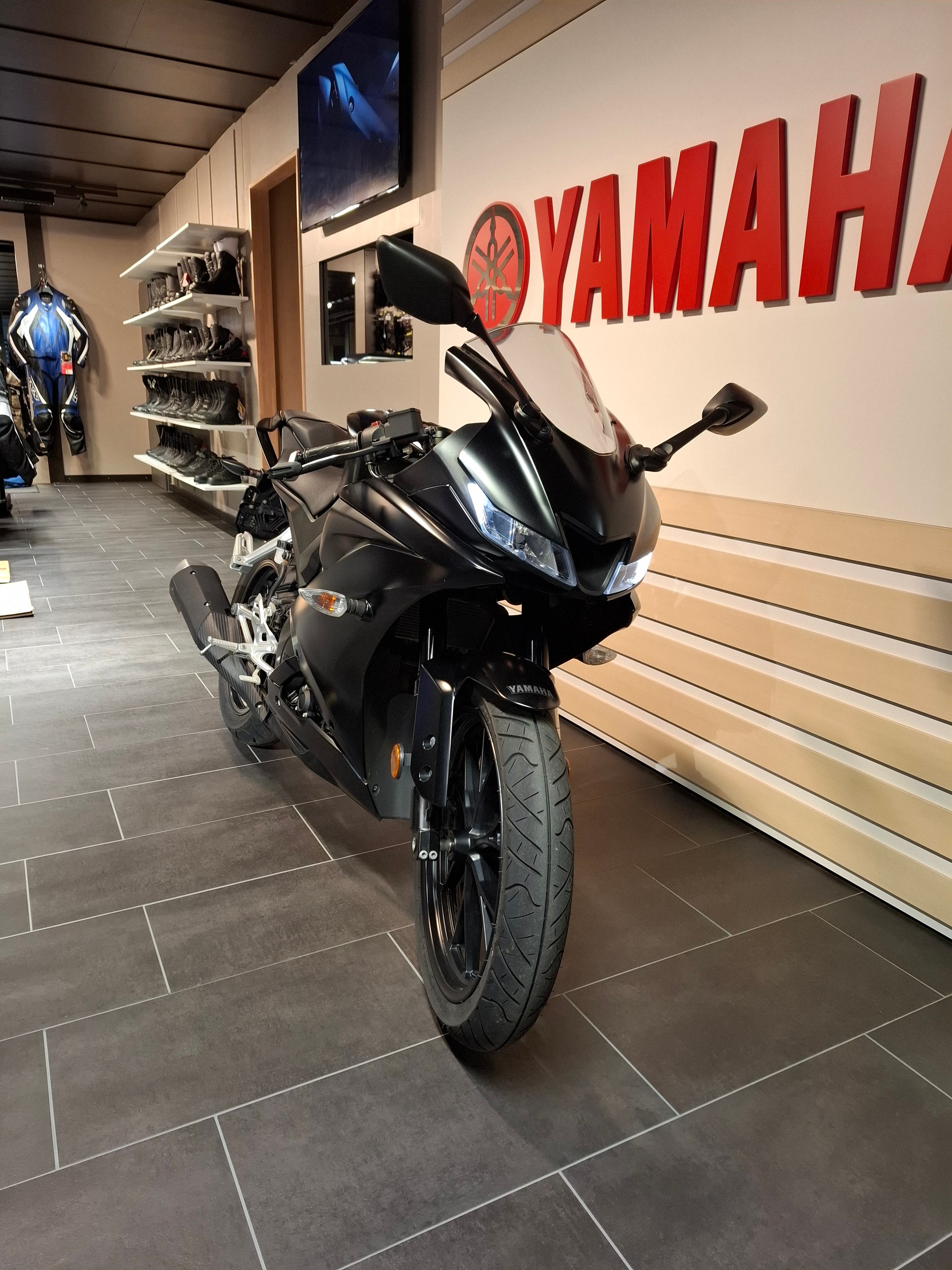 YAMAHA R 125-image-2