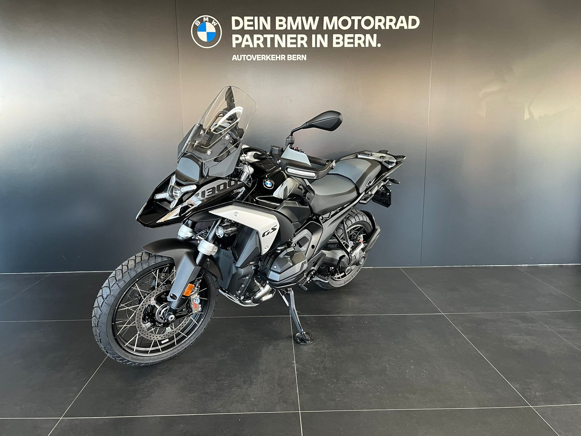 BMW R 1300 GS-image-2