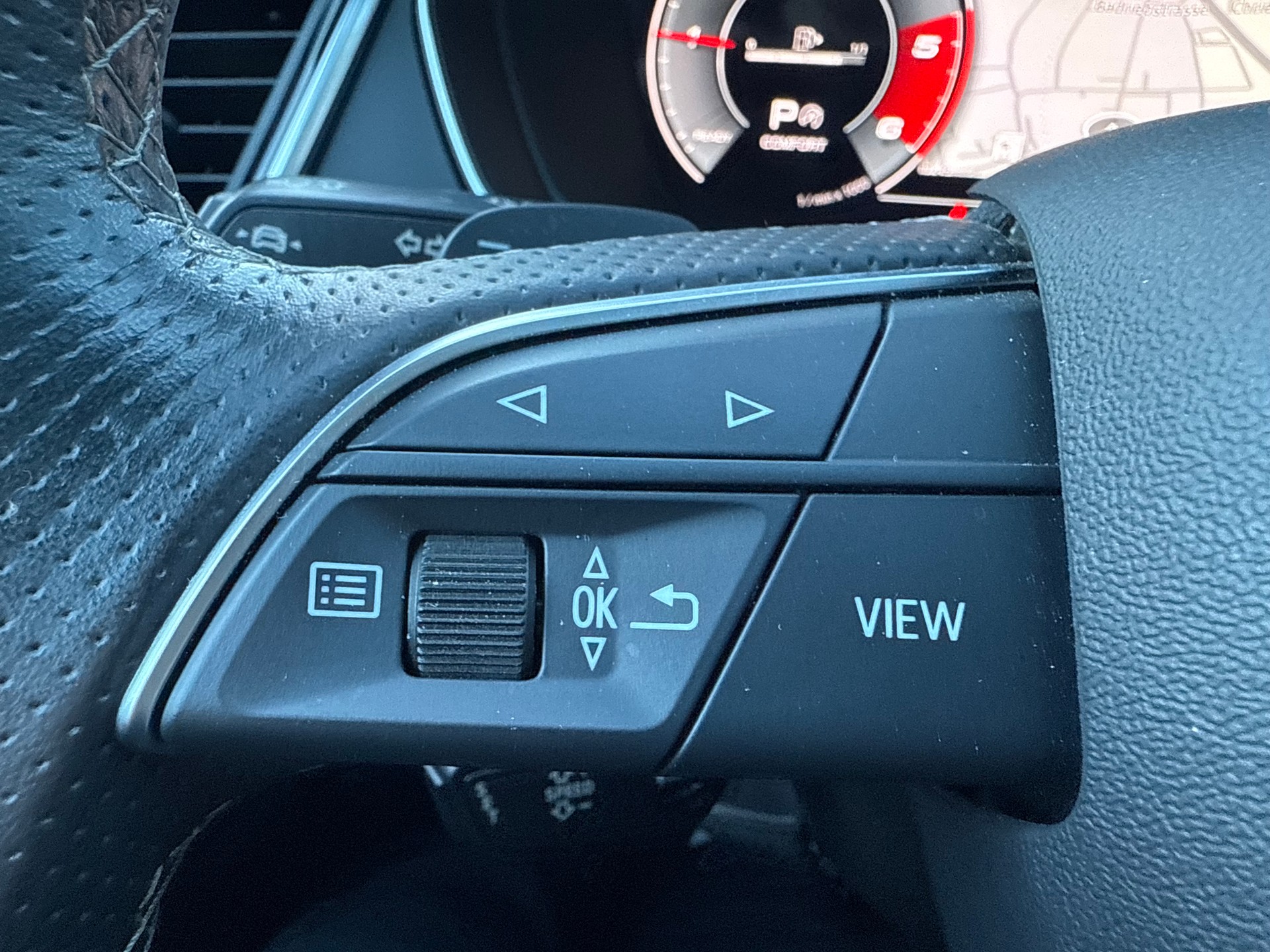 AUDI Q5 2.0 40 TDI S Line quattro S-Tronic-image-27