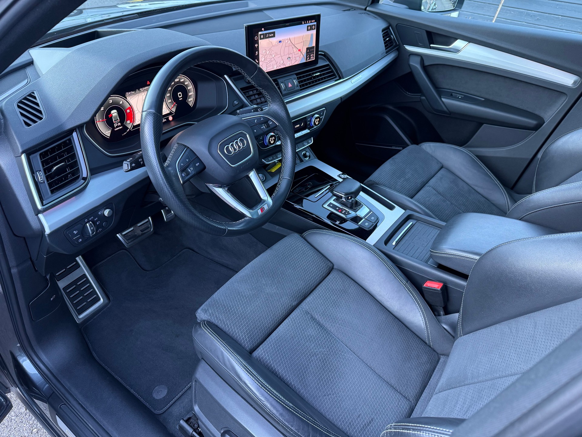 AUDI Q5 2.0 40 TDI S Line quattro S-Tronic-image-9