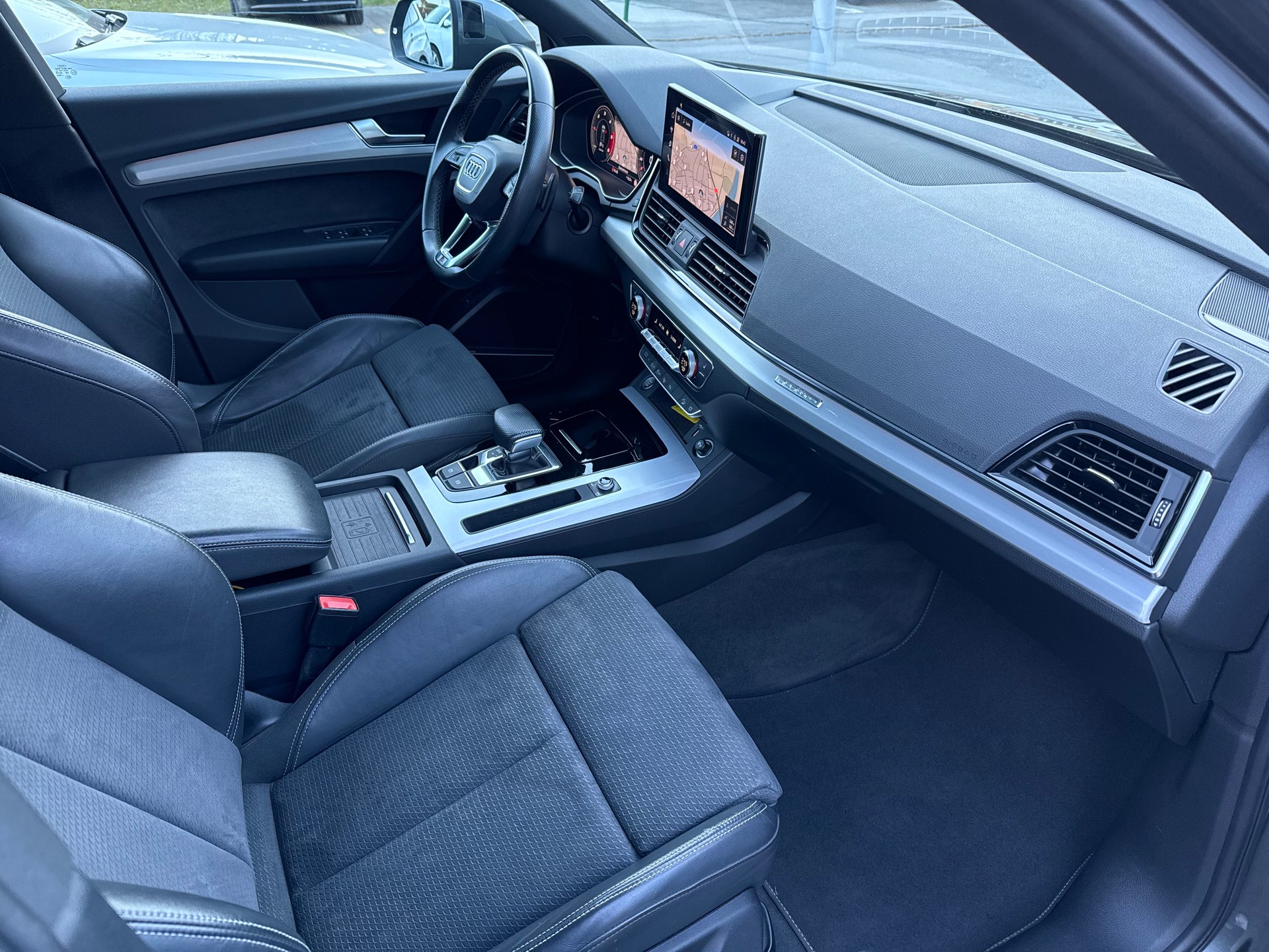 AUDI Q5 2.0 40 TDI S Line quattro S-Tronic-image-20