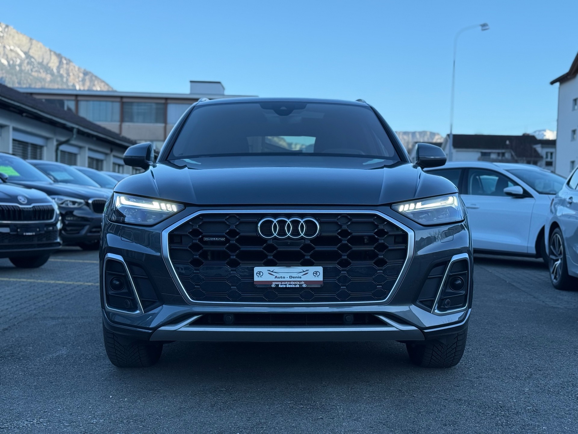 AUDI Q5 2.0 40 TDI S Line quattro S-Tronic-showroom-element-1