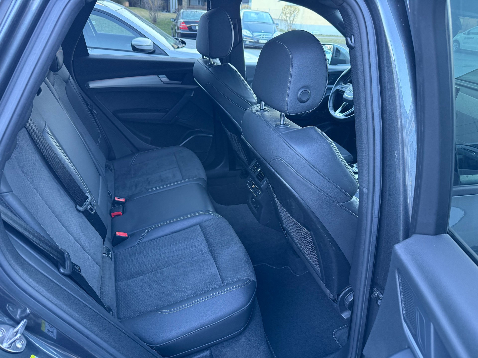 AUDI Q5 2.0 40 TDI S Line quattro S-Tronic-image-15
