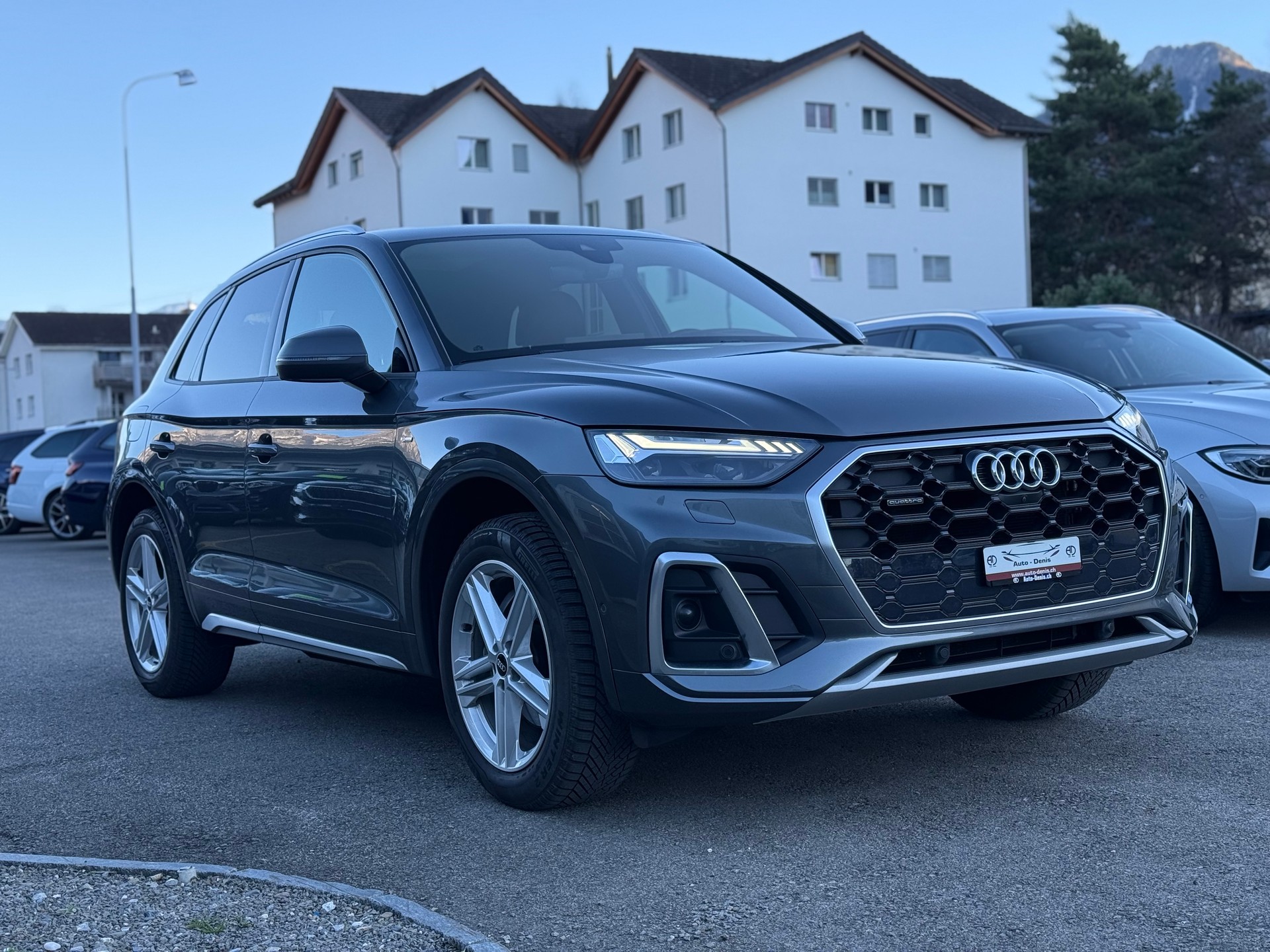 AUDI Q5 2.0 40 TDI S Line quattro S-Tronic-showroom-element-2