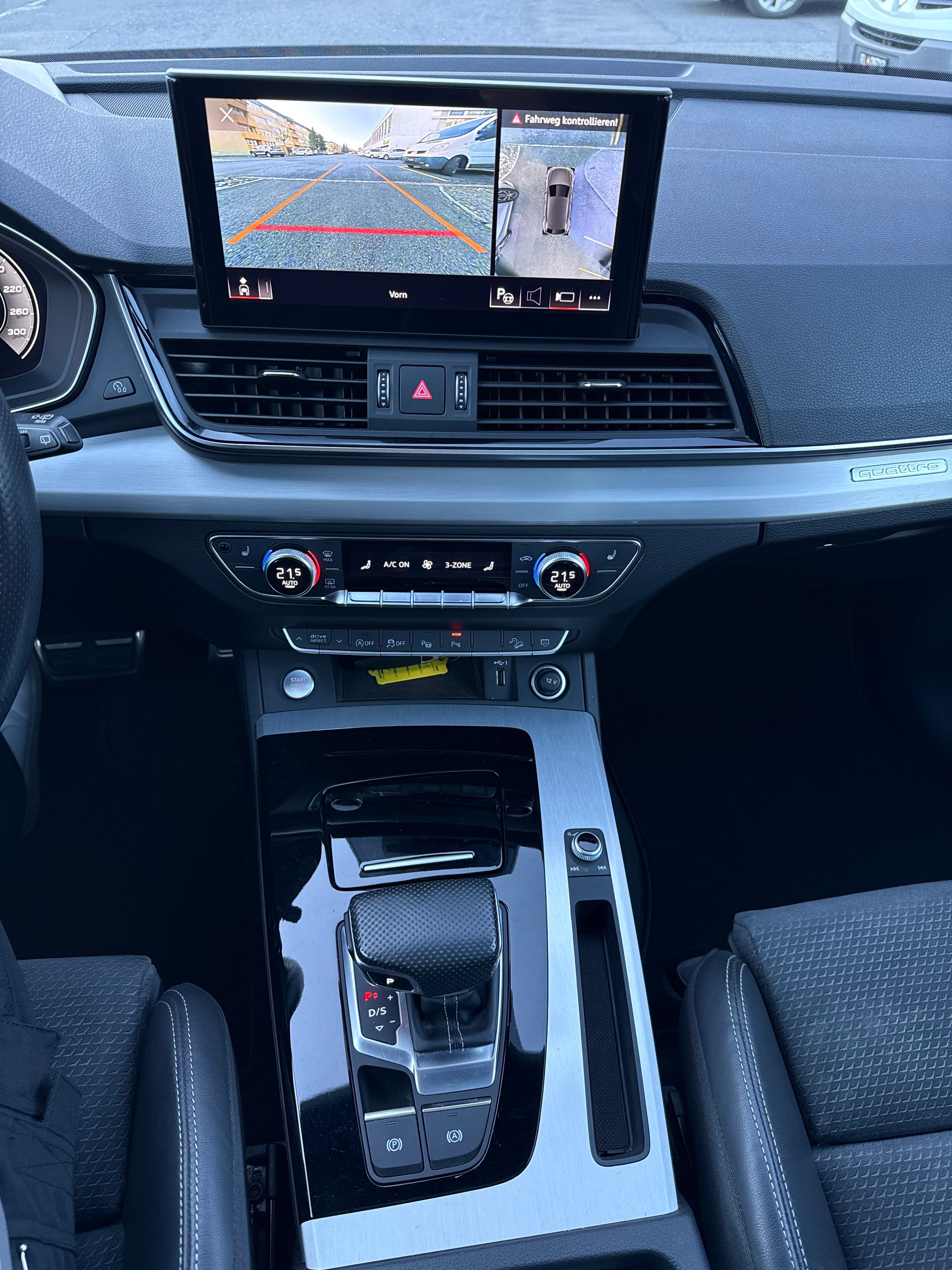 AUDI Q5 2.0 40 TDI S Line quattro S-Tronic-image-25