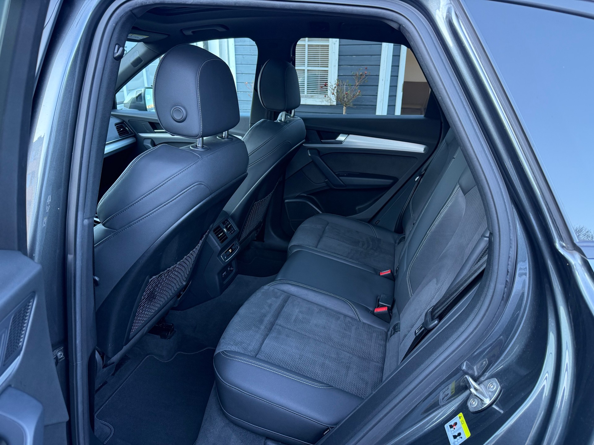 AUDI Q5 2.0 40 TDI S Line quattro S-Tronic-image-14