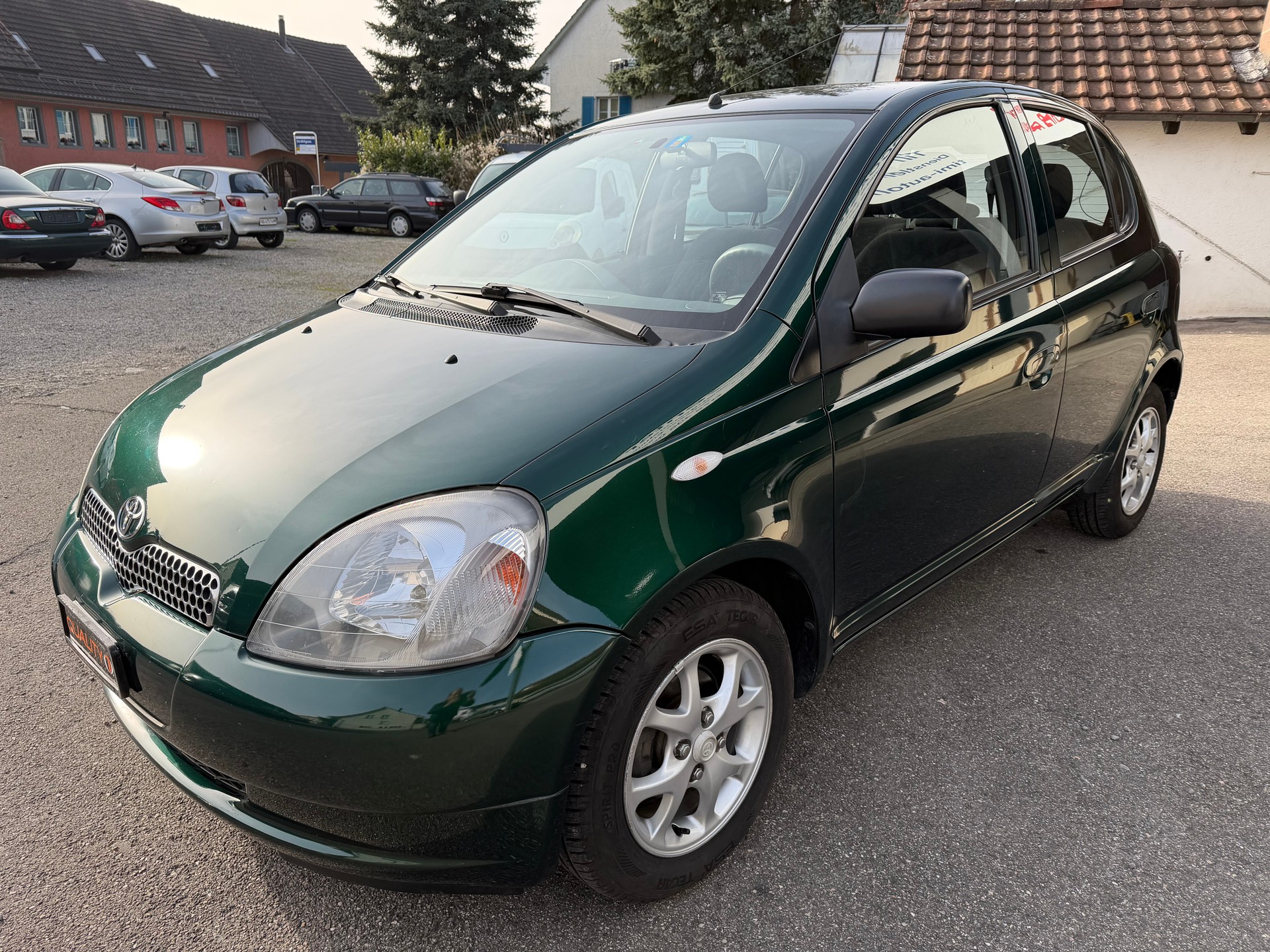 TOYOTA Yaris 1.3 Linea Luna-showroom-element-1