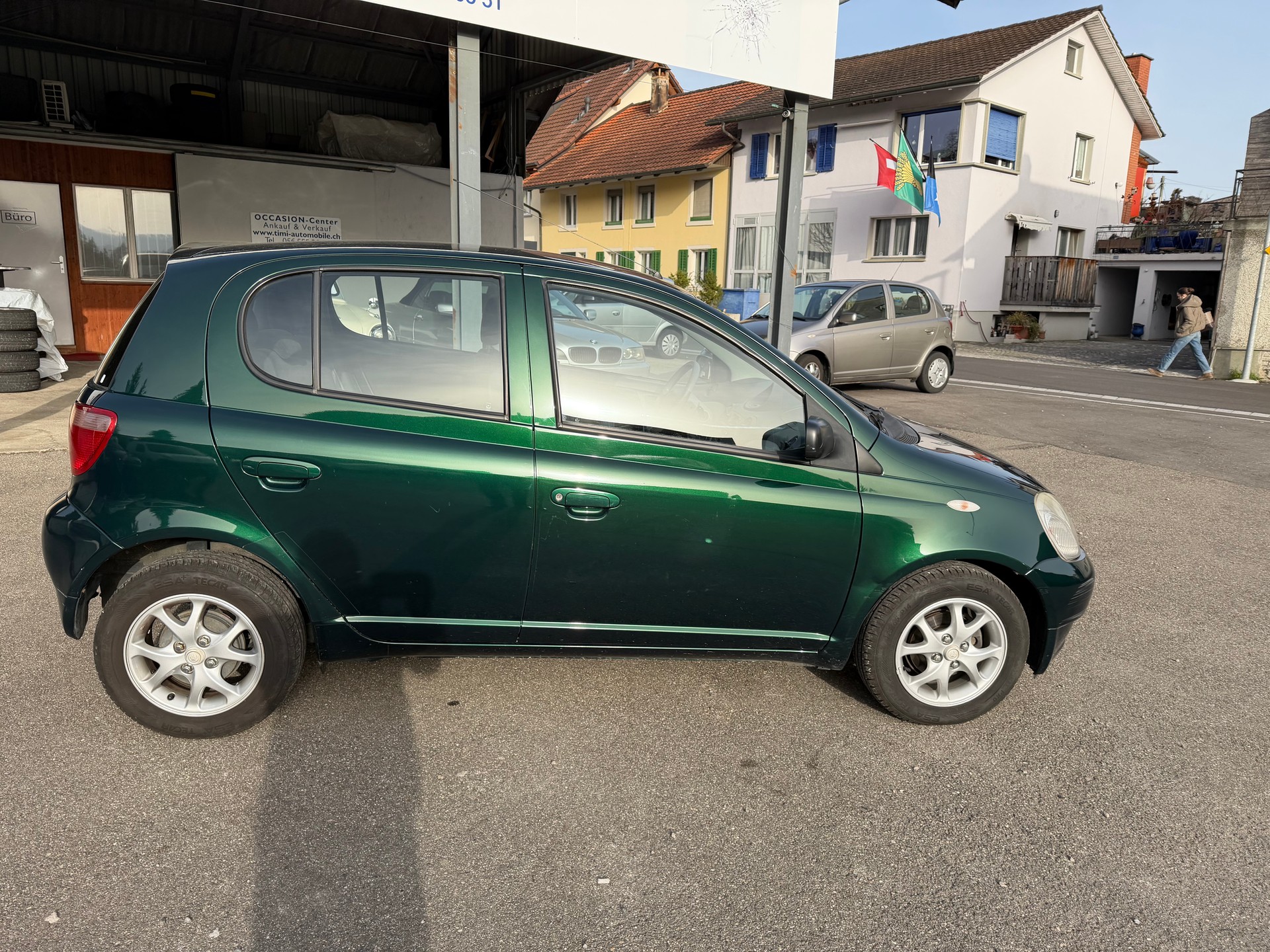 TOYOTA Yaris 1.3 Linea Luna-showroom-element-2
