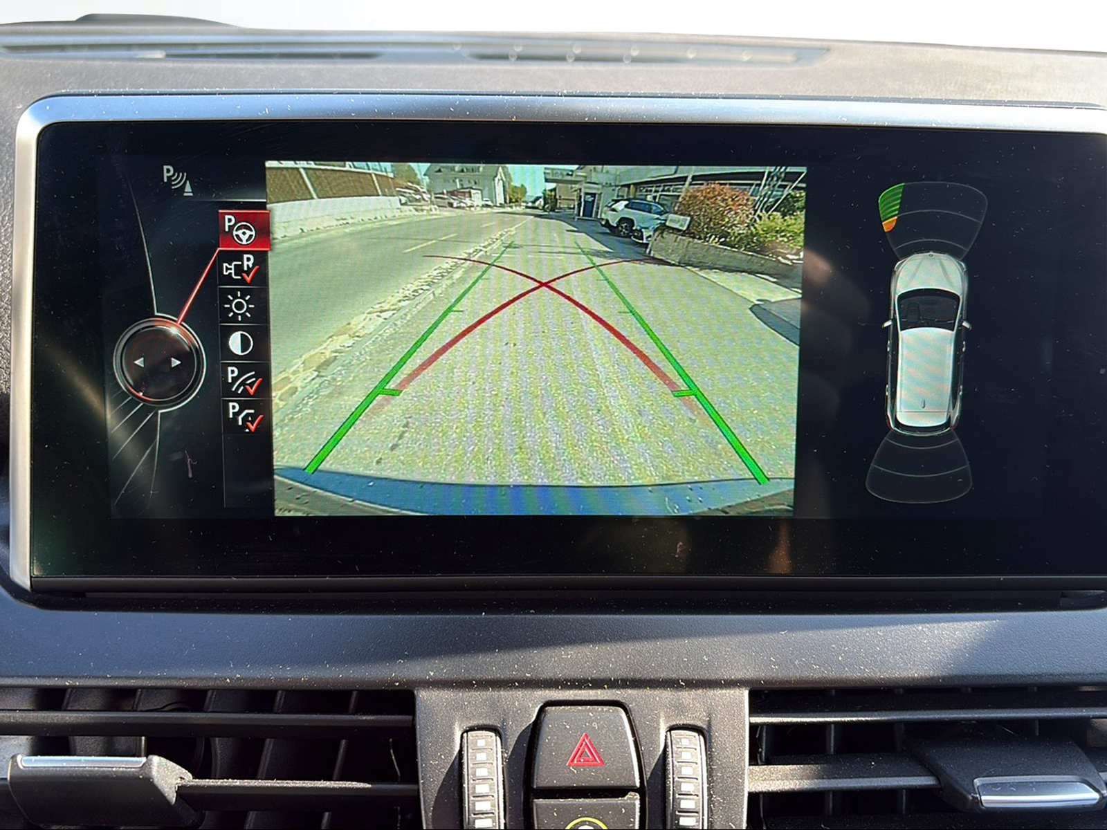 BMW 220d Active Tourer Steptronic-image-11