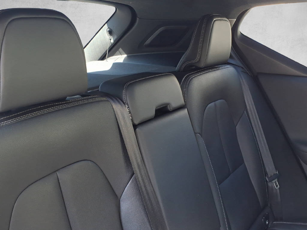 VOLVO XC40 2.0 D4 R-Design AWD-image-9