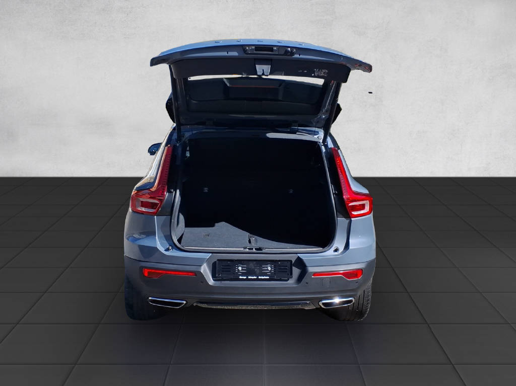 VOLVO XC40 2.0 D4 R-Design AWD-image-10