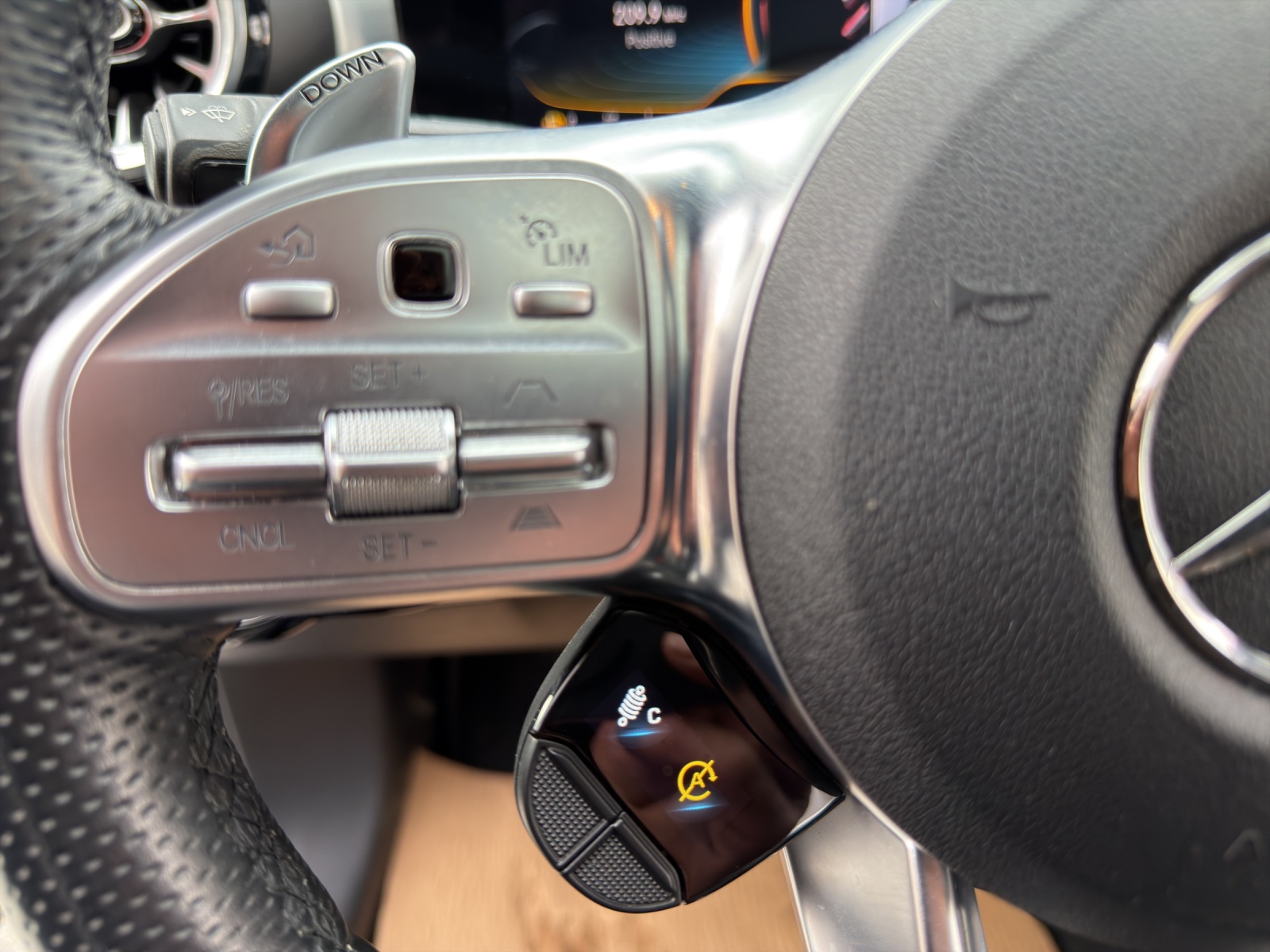 MERCEDES-BENZ A 35 AMG 4Matic Speedshift-image-28