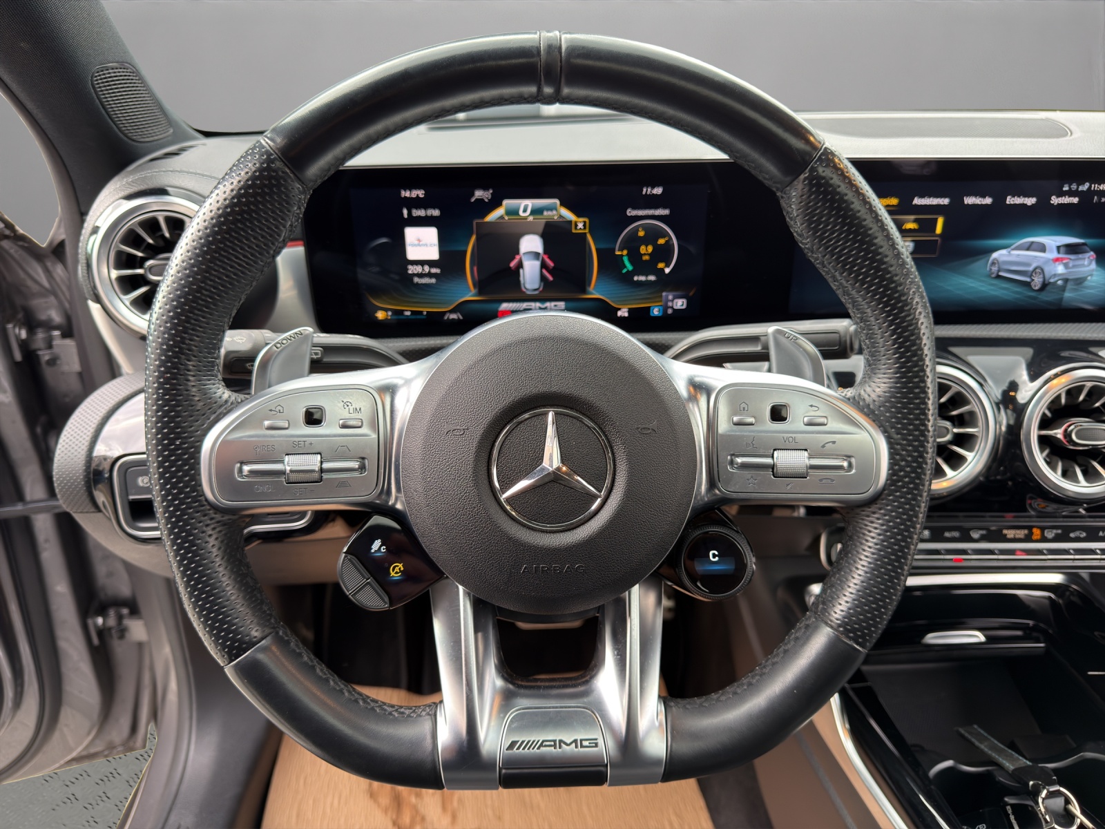 MERCEDES-BENZ A 35 AMG 4Matic Speedshift-image-9