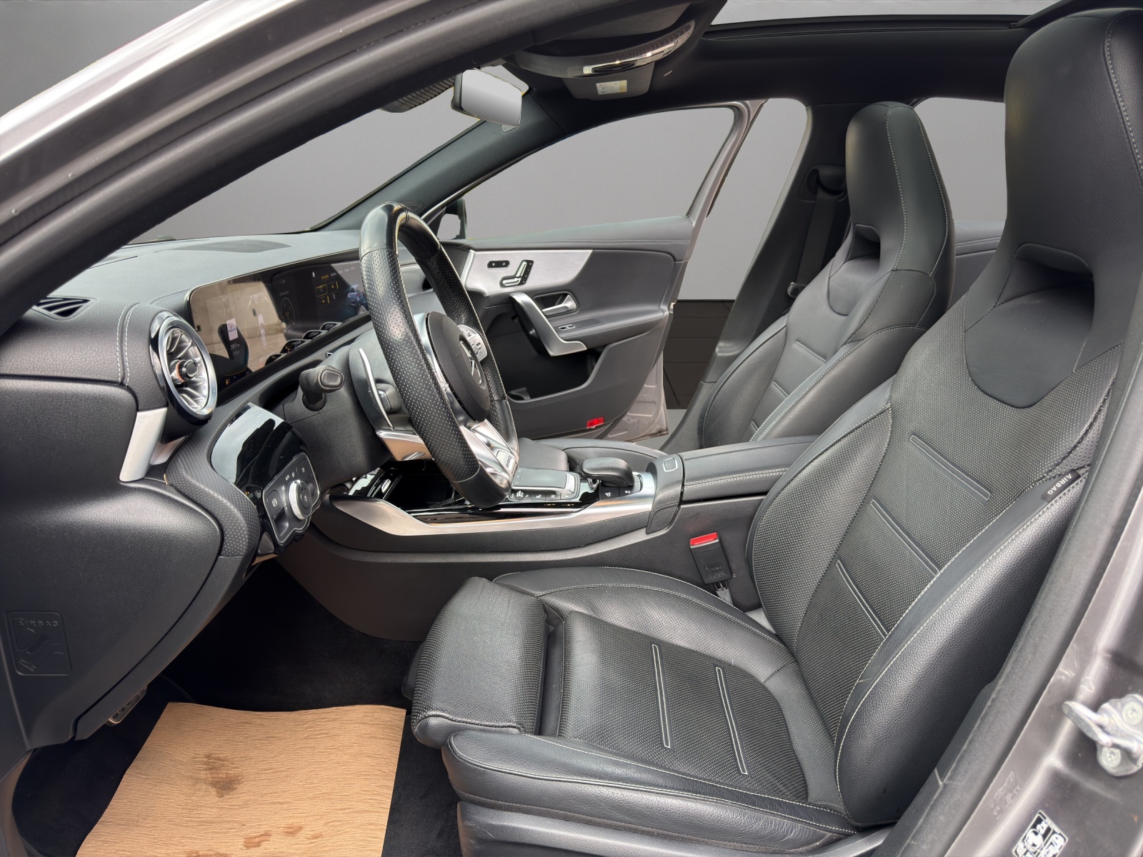 MERCEDES-BENZ A 35 AMG 4Matic Speedshift-image-8