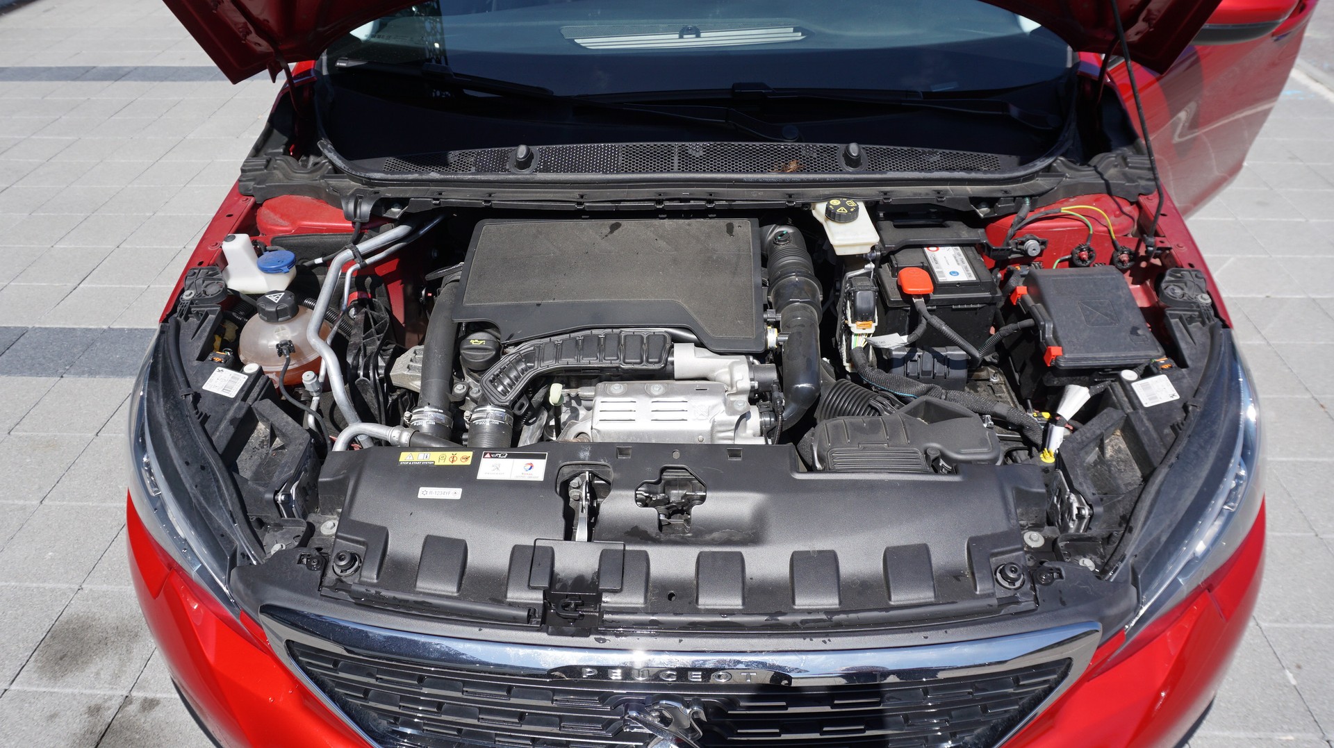 PEUGEOT 308 1.2 Pure Tech Allure EAT8-image-7