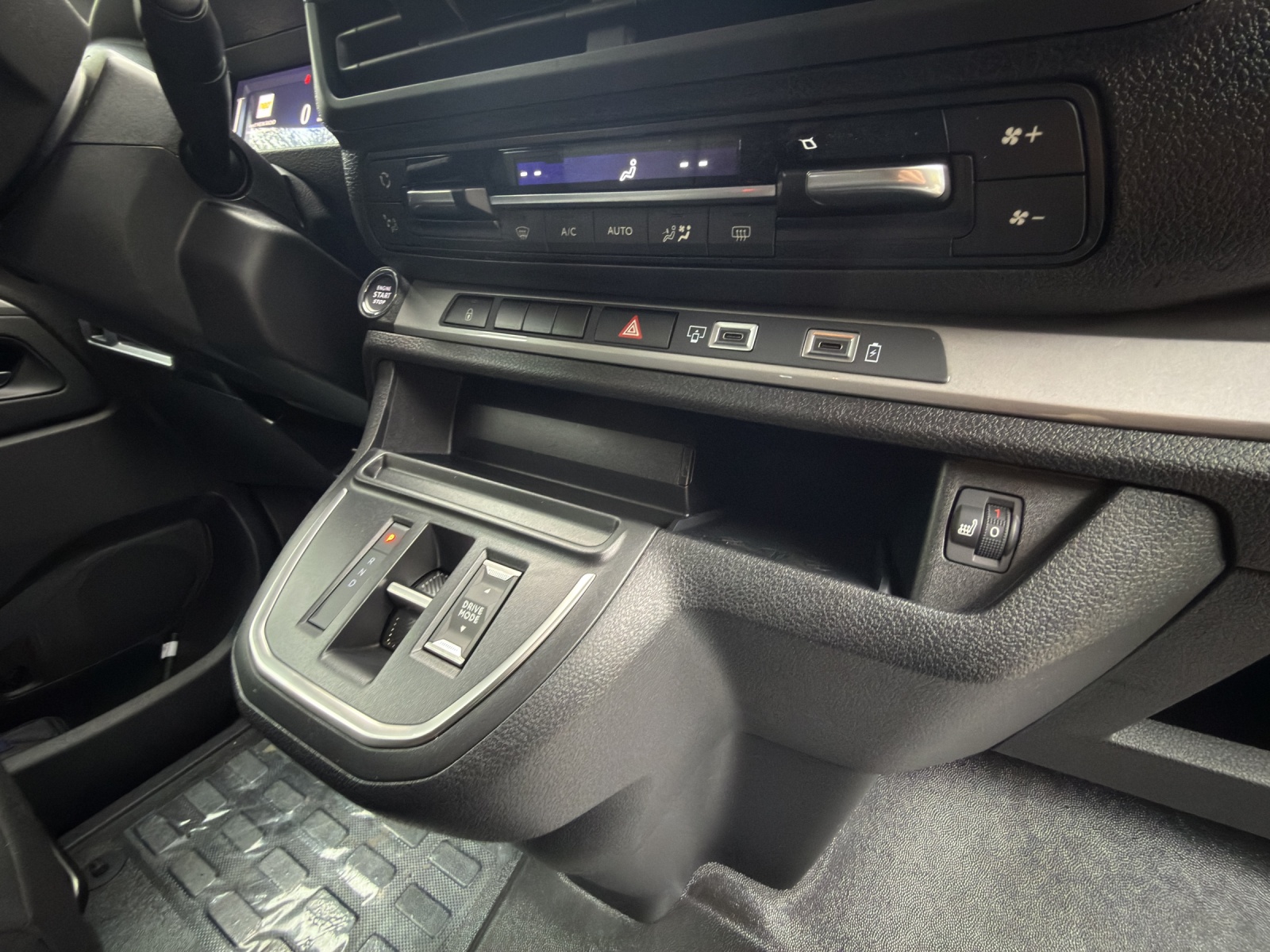 OPEL Zafira XL 2.2 CDTi S/S-image-19