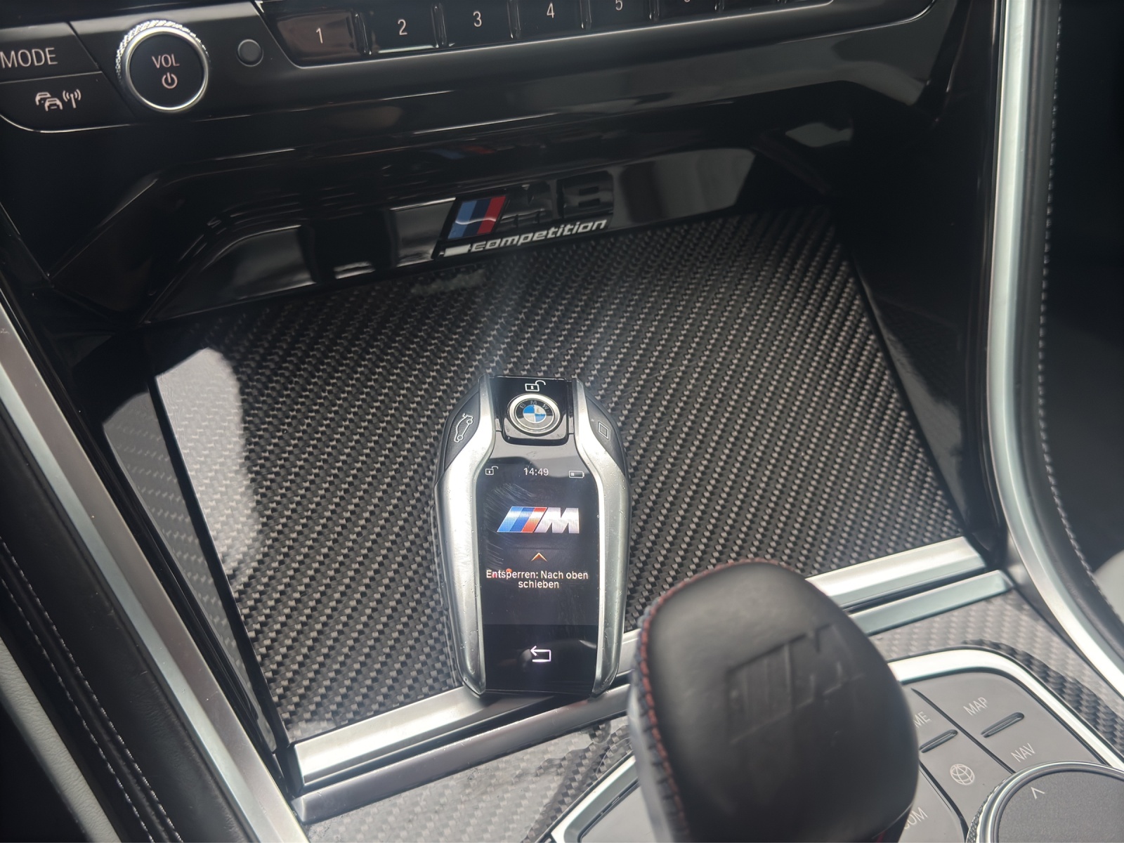 BMW M8 xDrive M Competition Steptronic-image-24
