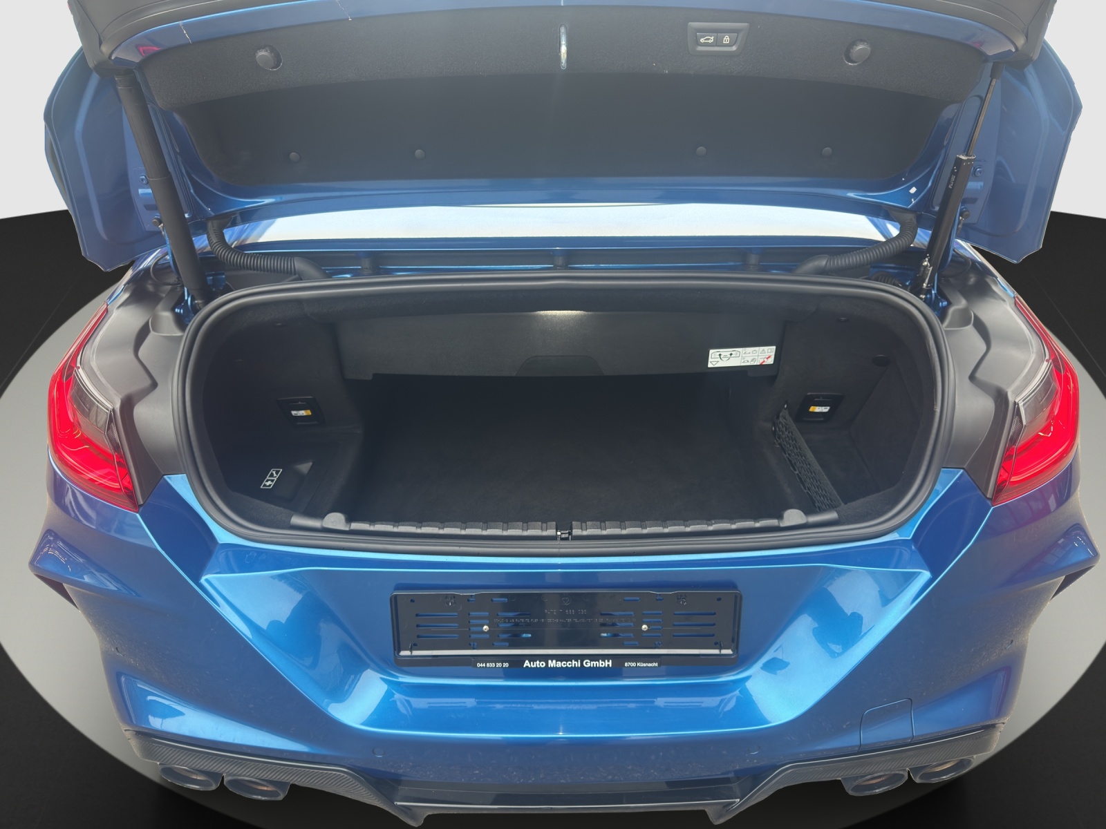 BMW M8 xDrive M Competition Steptronic-image-17