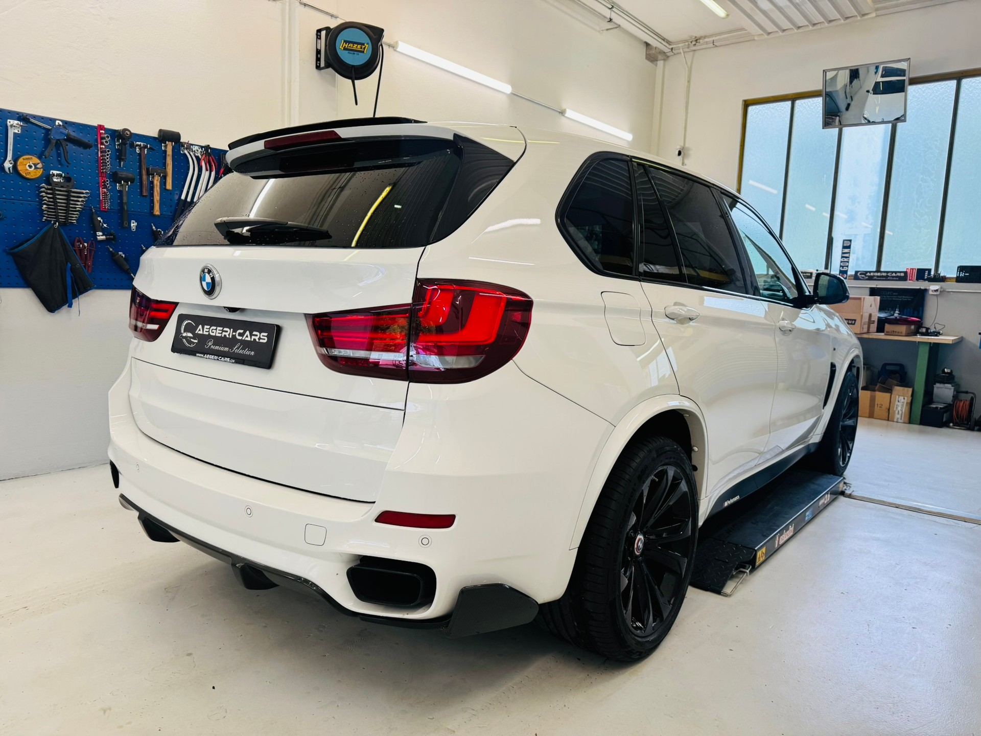 BMW X5 xDrive M50d Steptronic-showroom-element-3