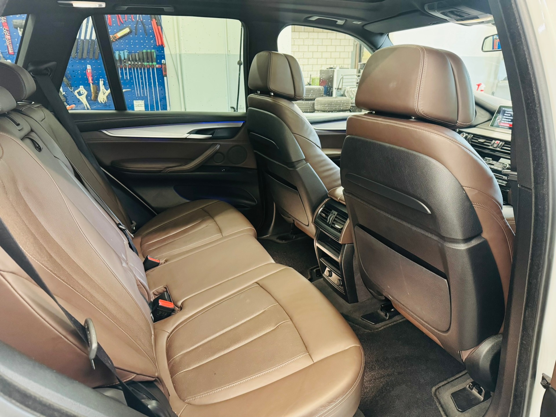 BMW X5 xDrive M50d Steptronic-image-11