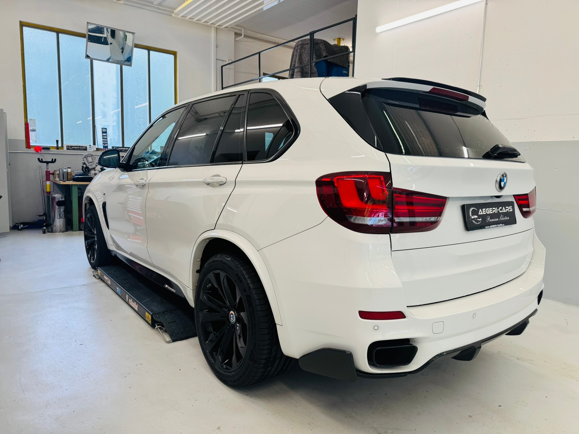 BMW X5 xDrive M50d Steptronic-image-5