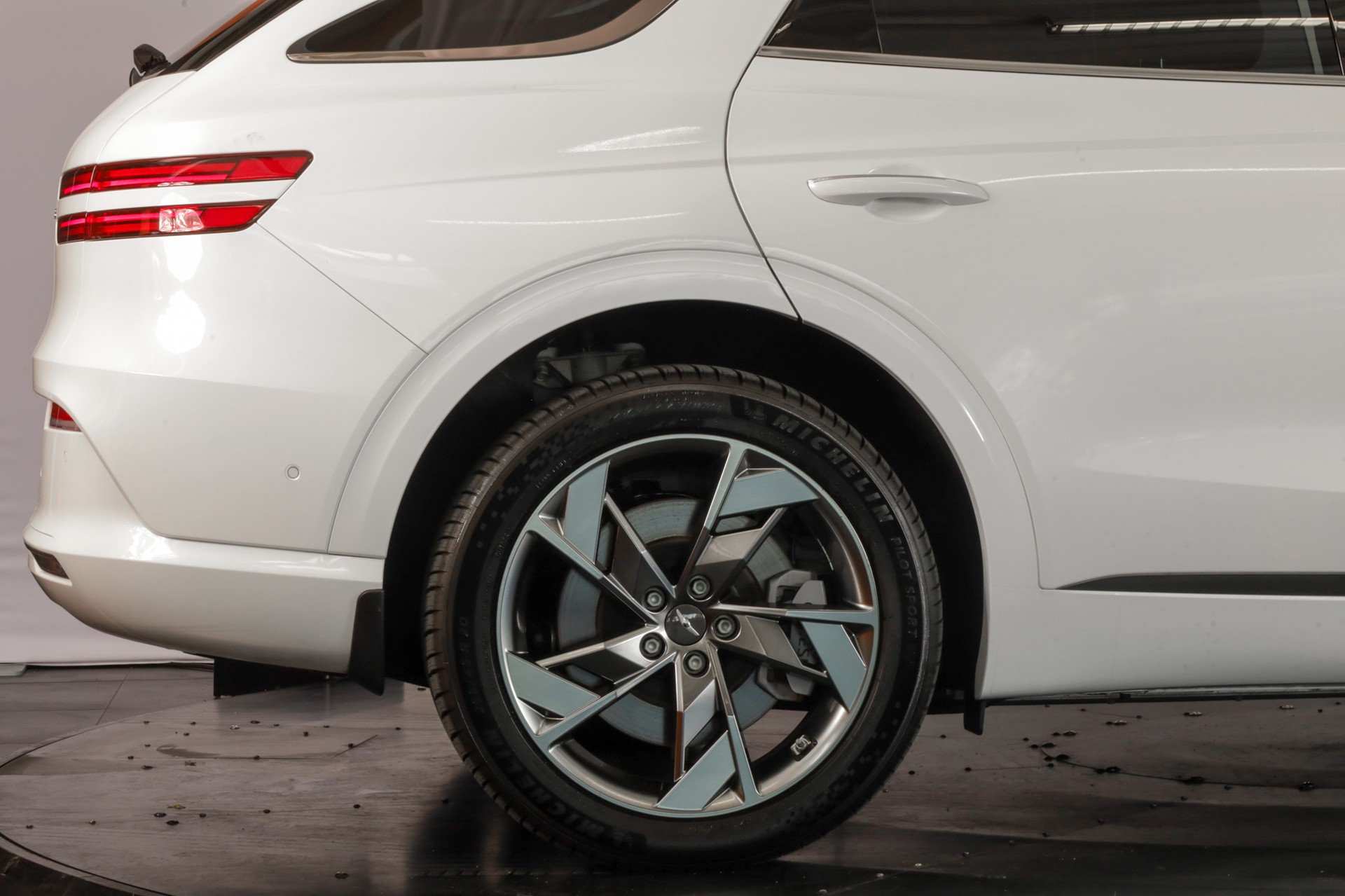 GENESIS GV70 Electrified Sport kWh 77,4 AWD-image-7