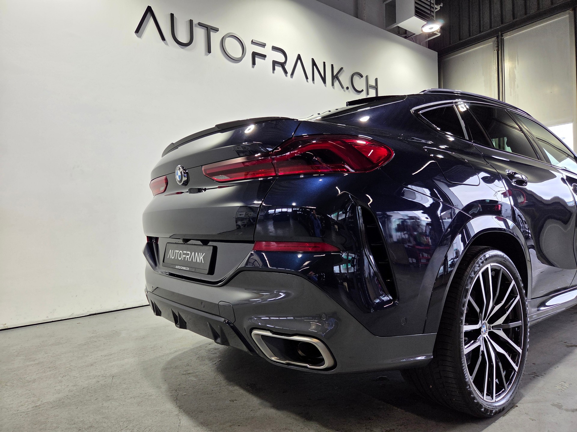 BMW X6 M50d-image-7