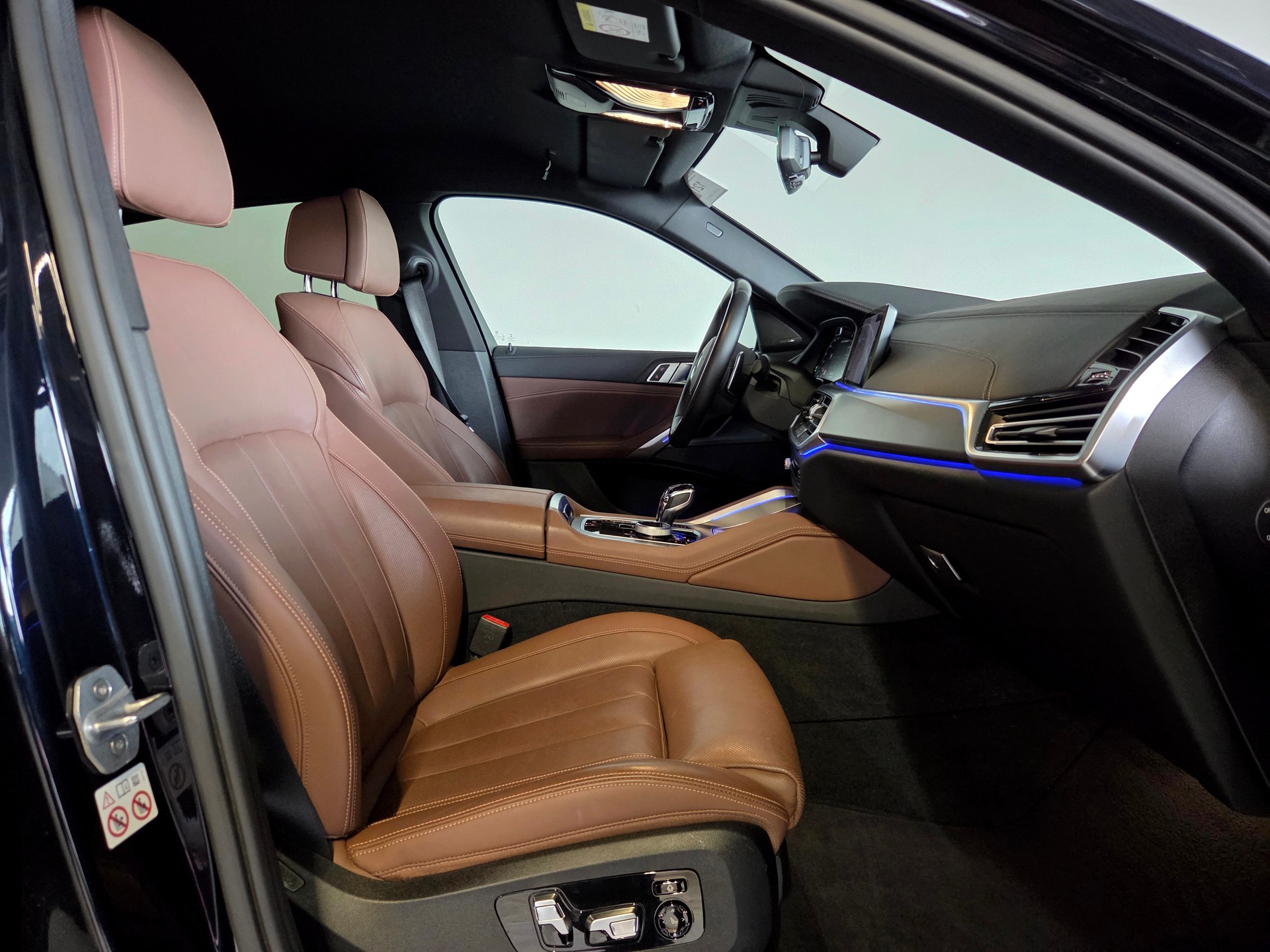 BMW X6 M50d-image-8