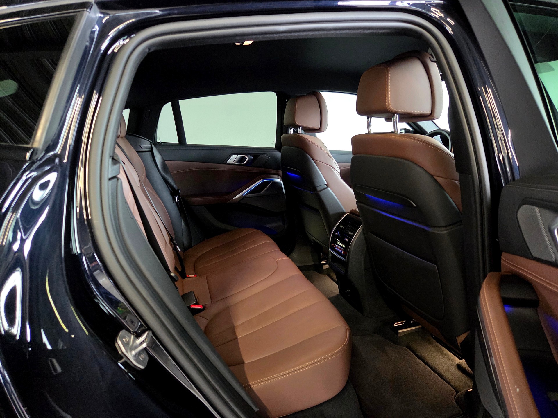 BMW X6 M50d-image-18