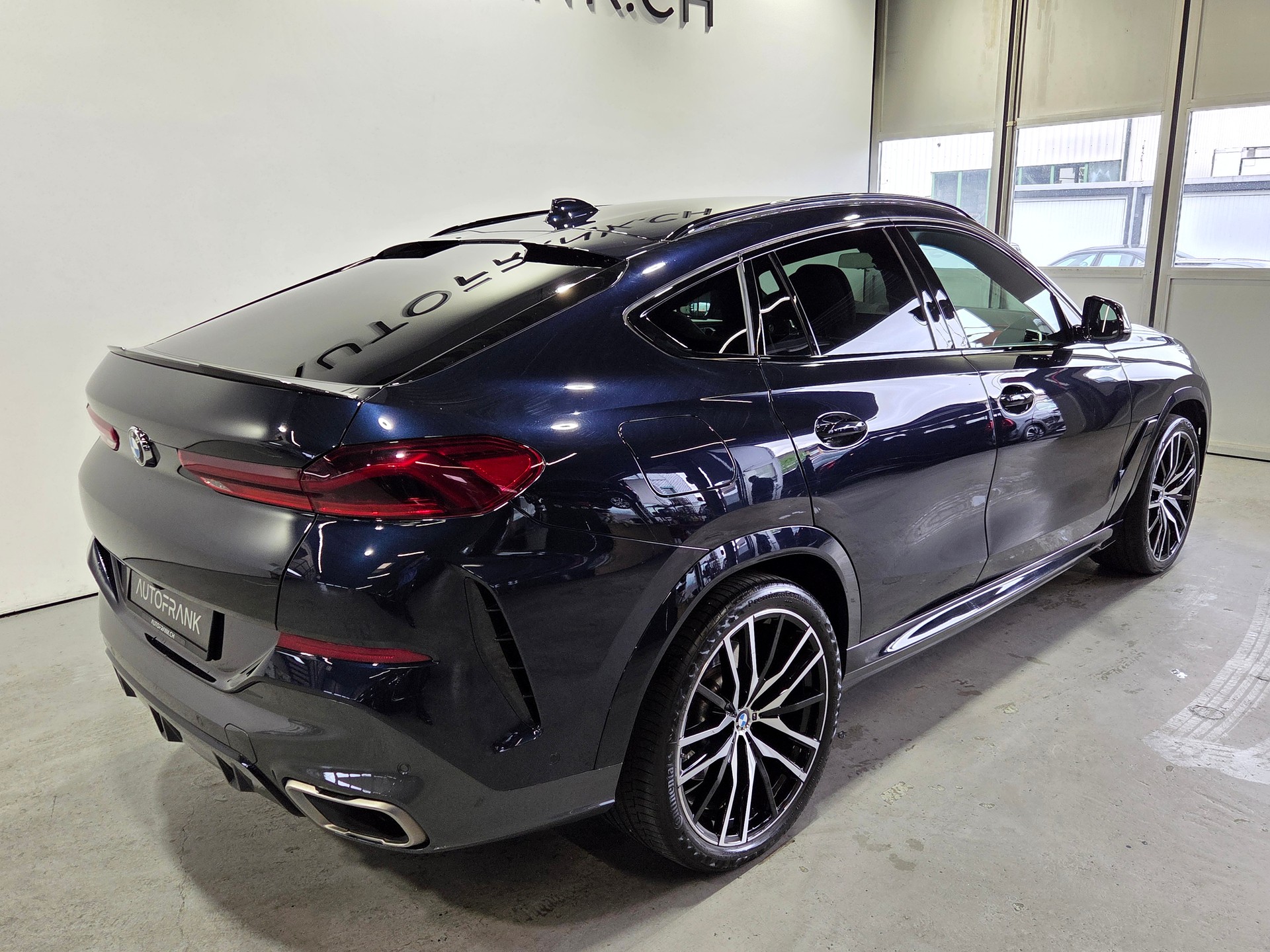 BMW X6 M50d-image-14