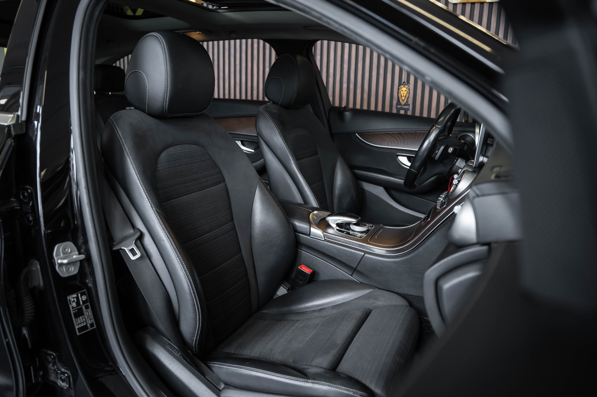 MERCEDES-BENZ C 220 BlueTEC Swiss Star Avantgarde 7G-Tronic-image-15
