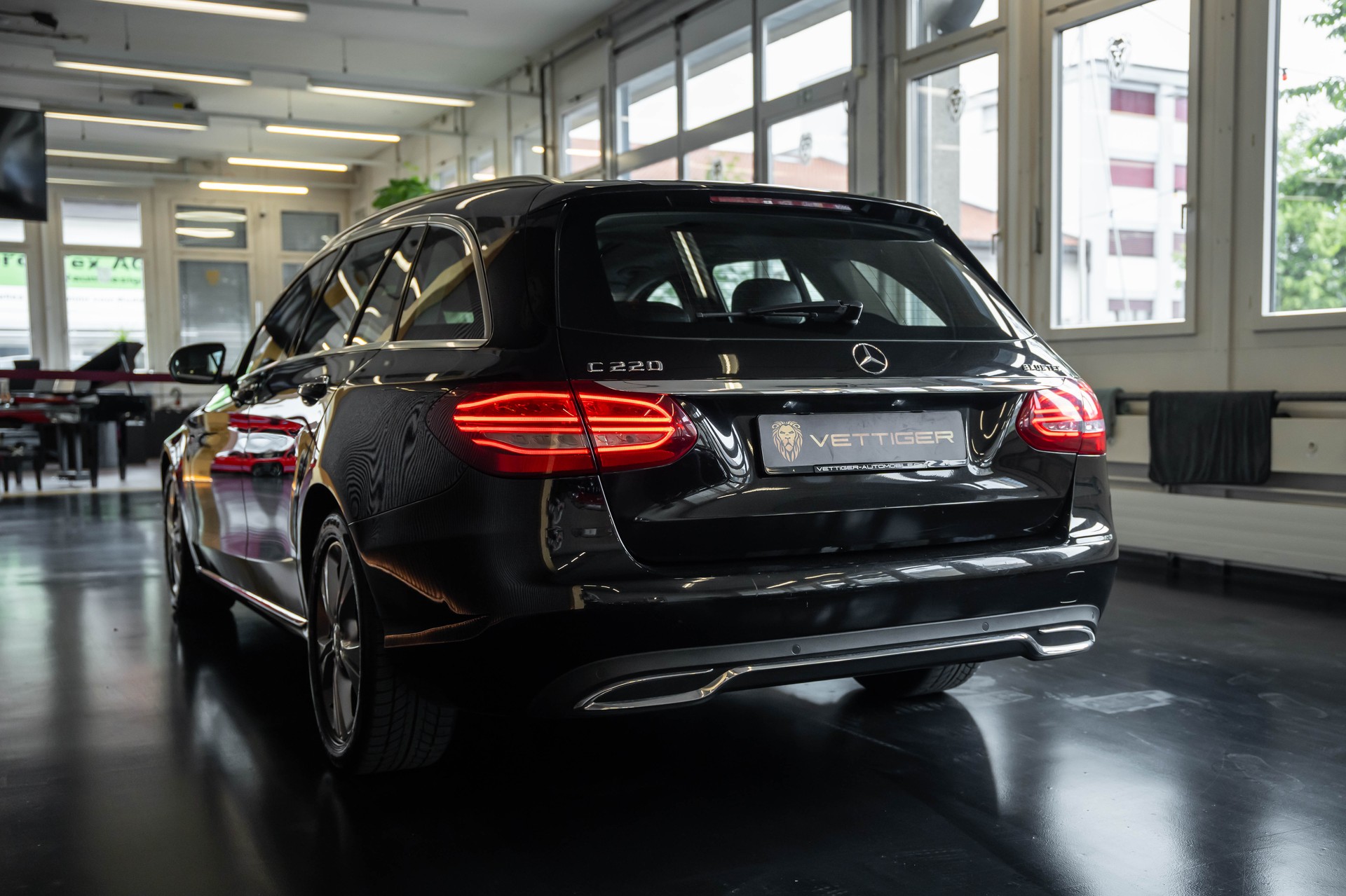 MERCEDES-BENZ C 220 BlueTEC Swiss Star Avantgarde 7G-Tronic-image-3