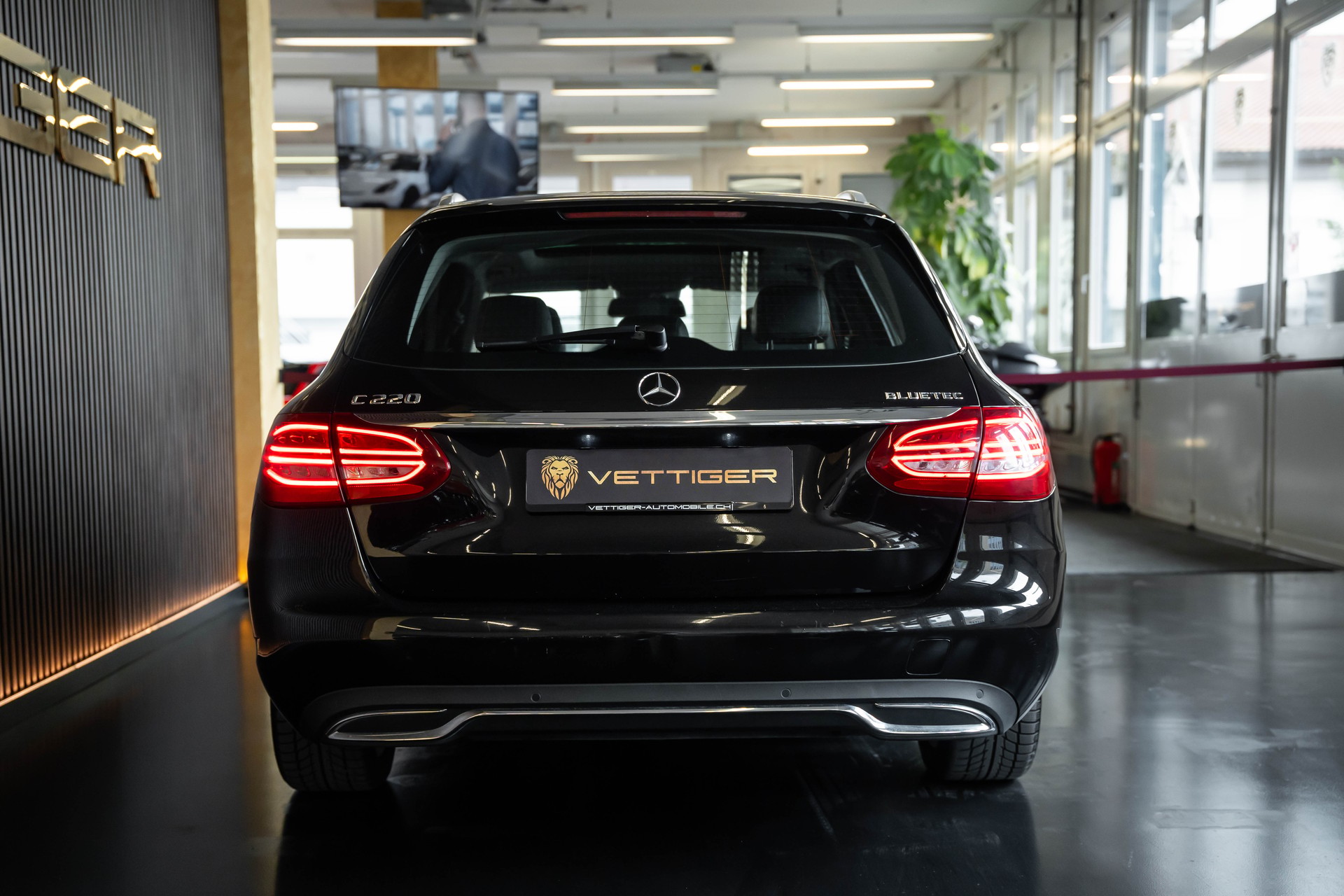MERCEDES-BENZ C 220 BlueTEC Swiss Star Avantgarde 7G-Tronic-image-4