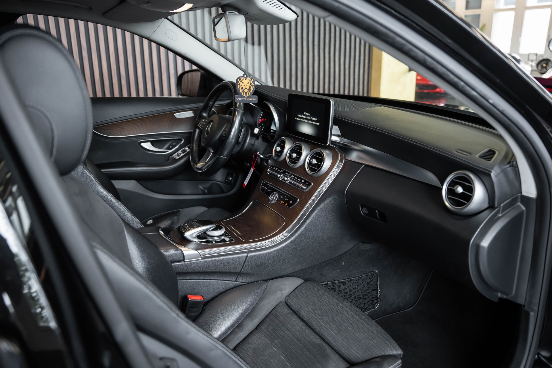 MERCEDES-BENZ C 220 BlueTEC Swiss Star Avantgarde 7G-Tronic-image-13