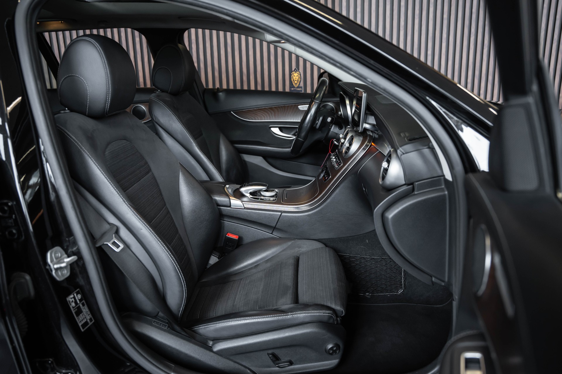 MERCEDES-BENZ C 220 BlueTEC Swiss Star Avantgarde 7G-Tronic-image-14