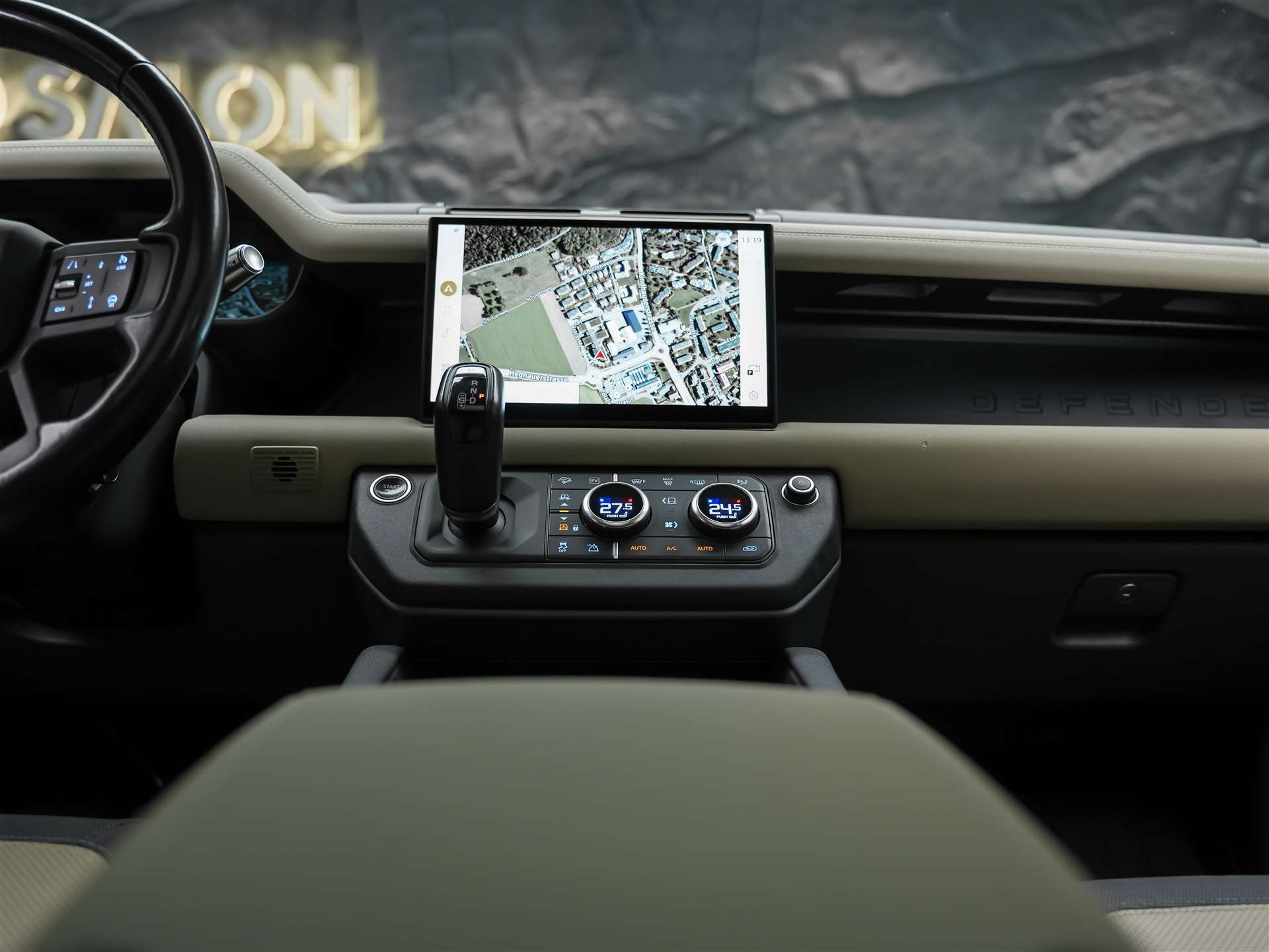 LAND ROVER Defender 110 P400e Si4 PHEV X-Dynamic SE AT8 *CH Auto*Head Up*Panorama*Meridian*360° Kamera*-image-23