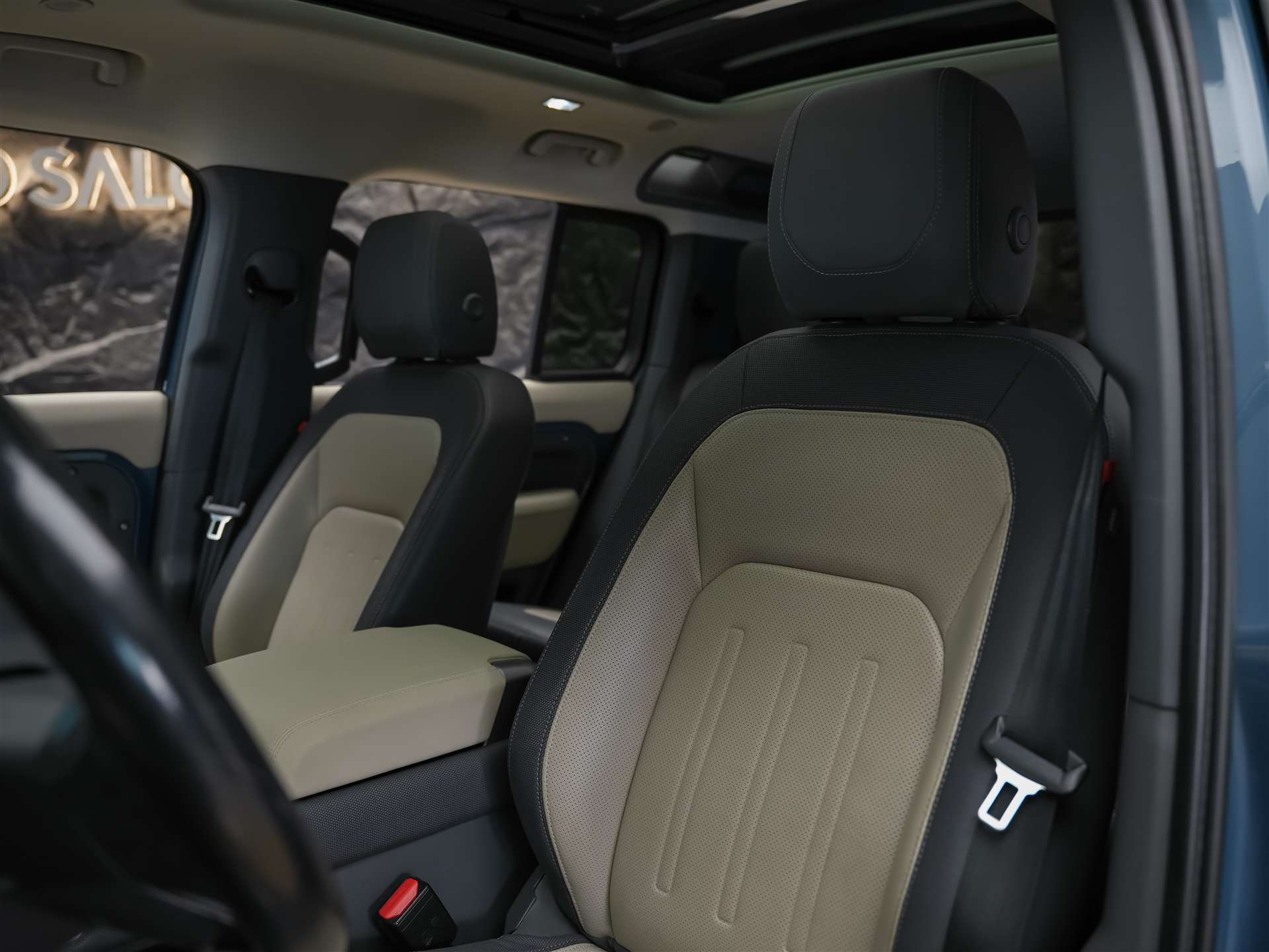 LAND ROVER Defender 110 P400e Si4 PHEV X-Dynamic SE AT8 *CH Auto*Head Up*Panorama*Meridian*360° Kamera*-image-10