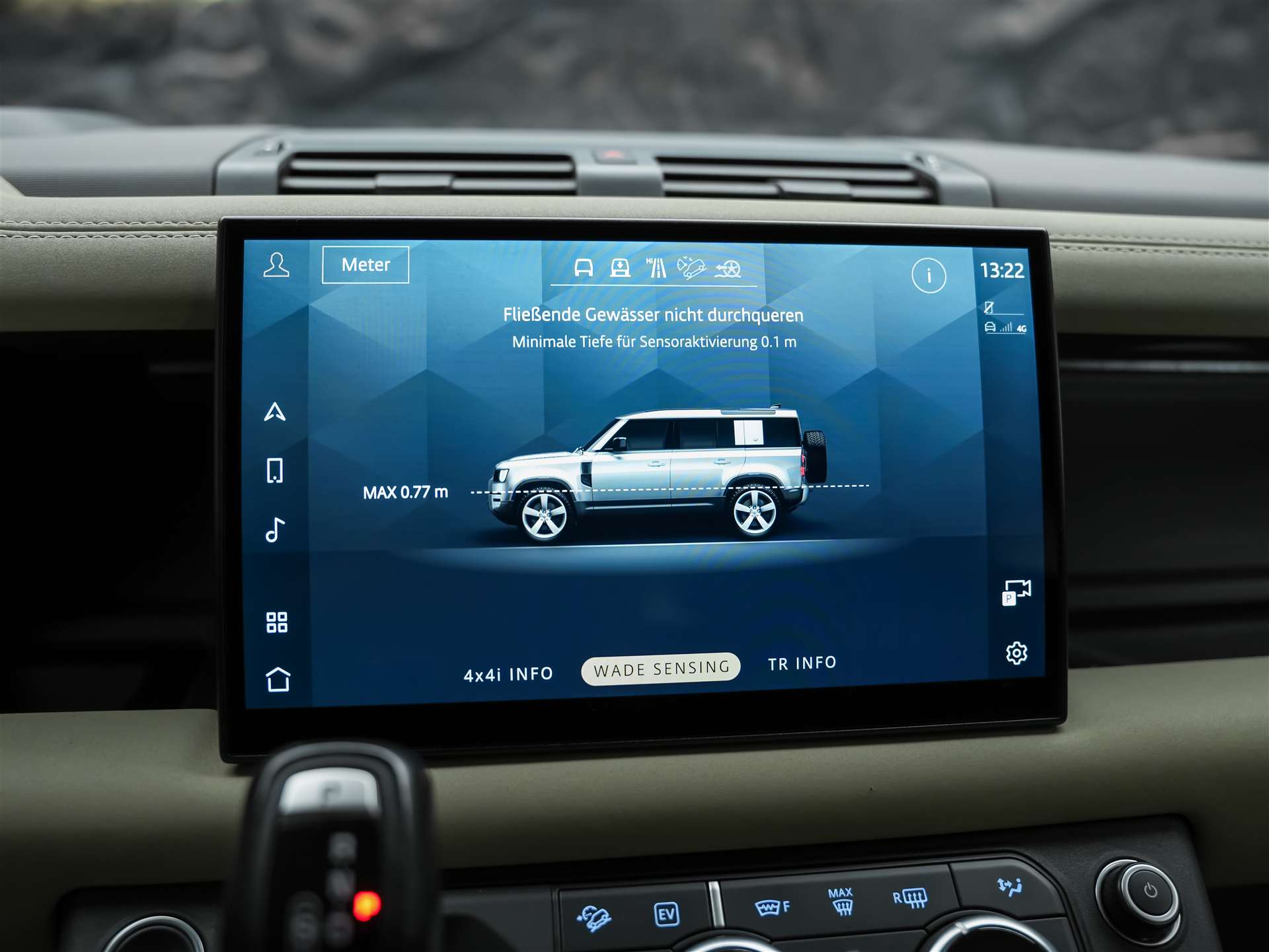 LAND ROVER Defender 110 P400e Si4 PHEV X-Dynamic SE AT8 *CH Auto*Head Up*Panorama*Meridian*360° Kamera*-image-39