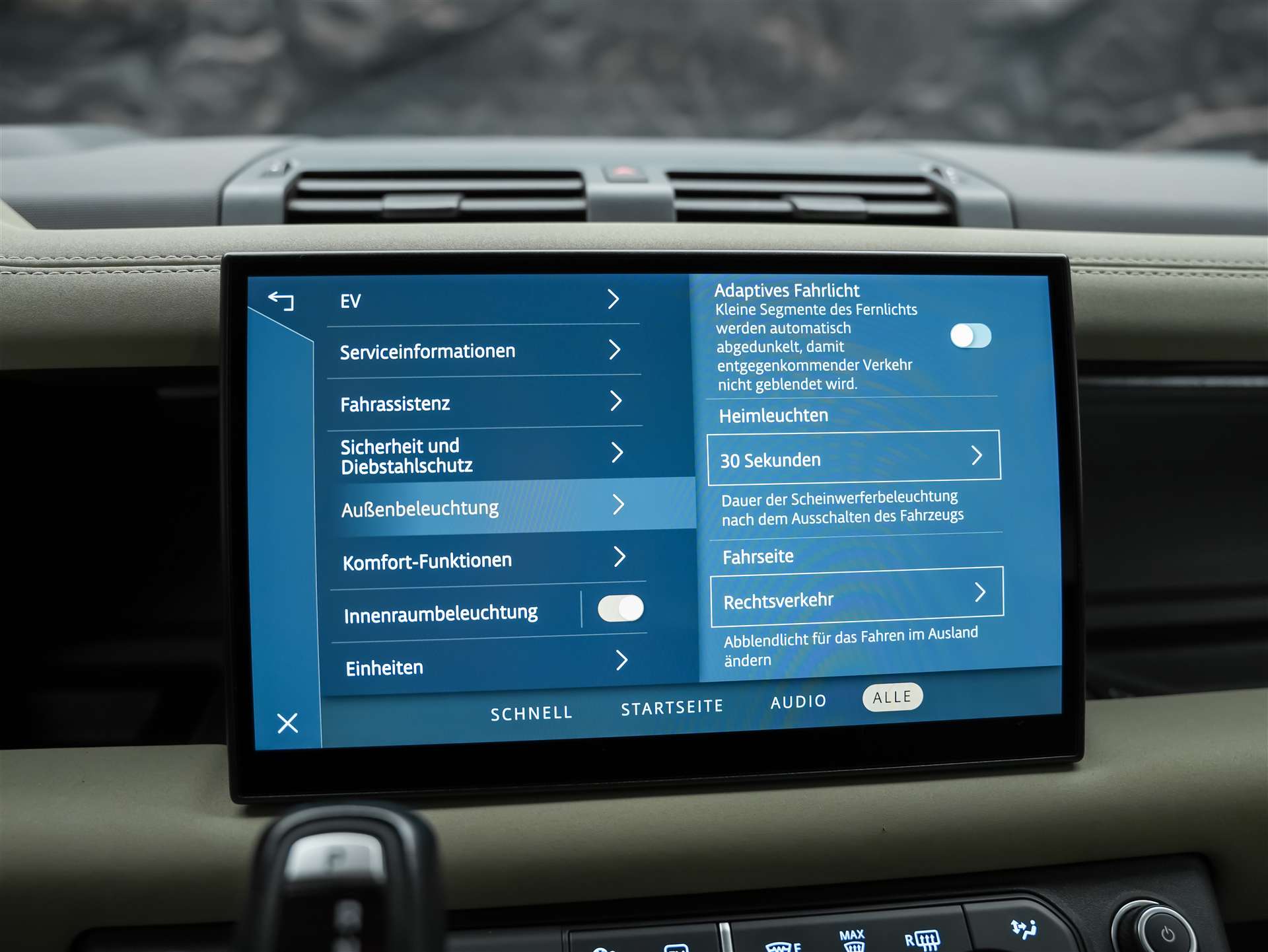 LAND ROVER Defender 110 P400e Si4 PHEV X-Dynamic SE AT8 *CH Auto*Head Up*Panorama*Meridian*360° Kamera*-image-42