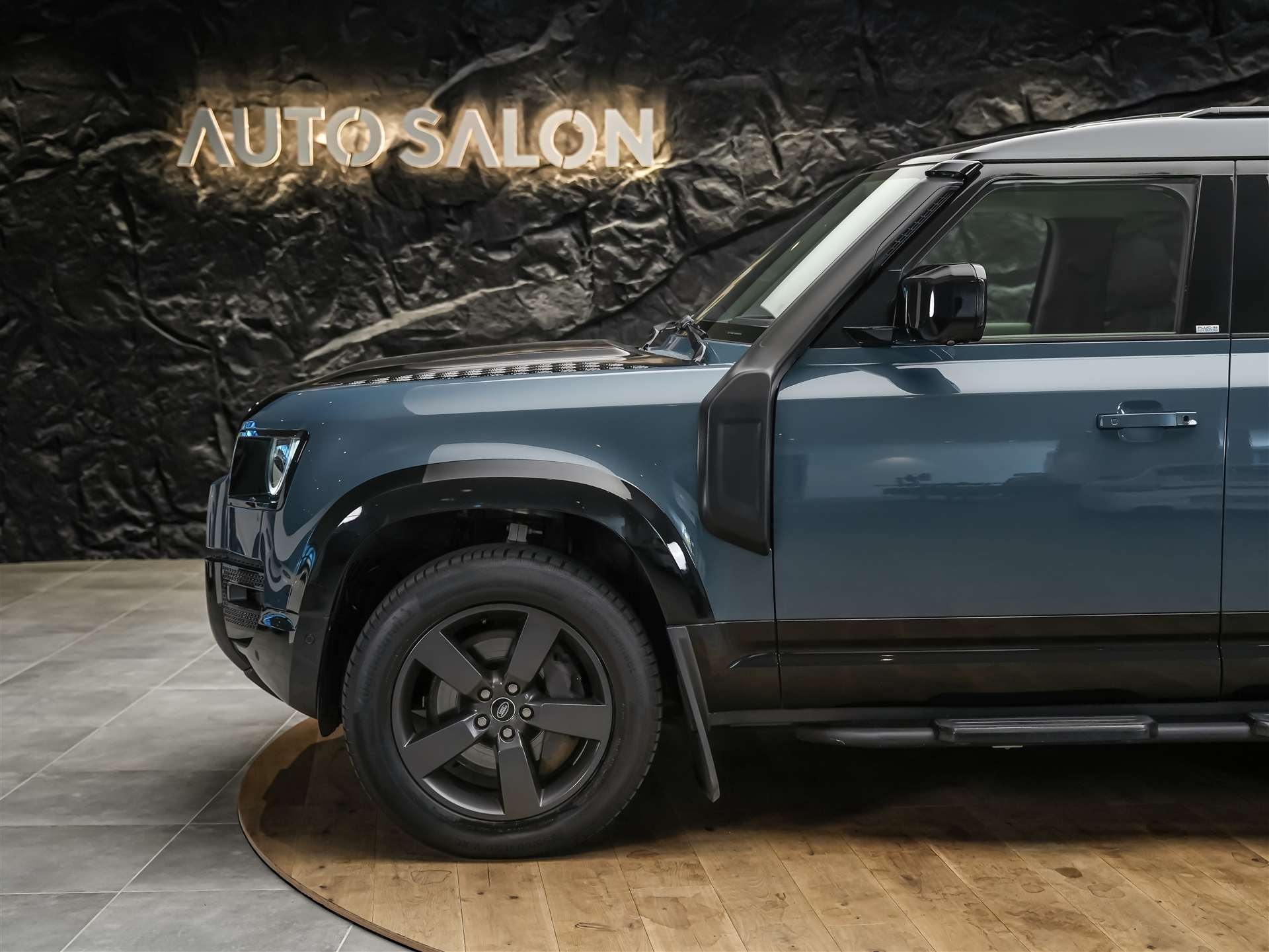 LAND ROVER Defender 110 P400e Si4 PHEV X-Dynamic SE AT8 *CH Auto*Head Up*Panorama*Meridian*360° Kamera*-image-17