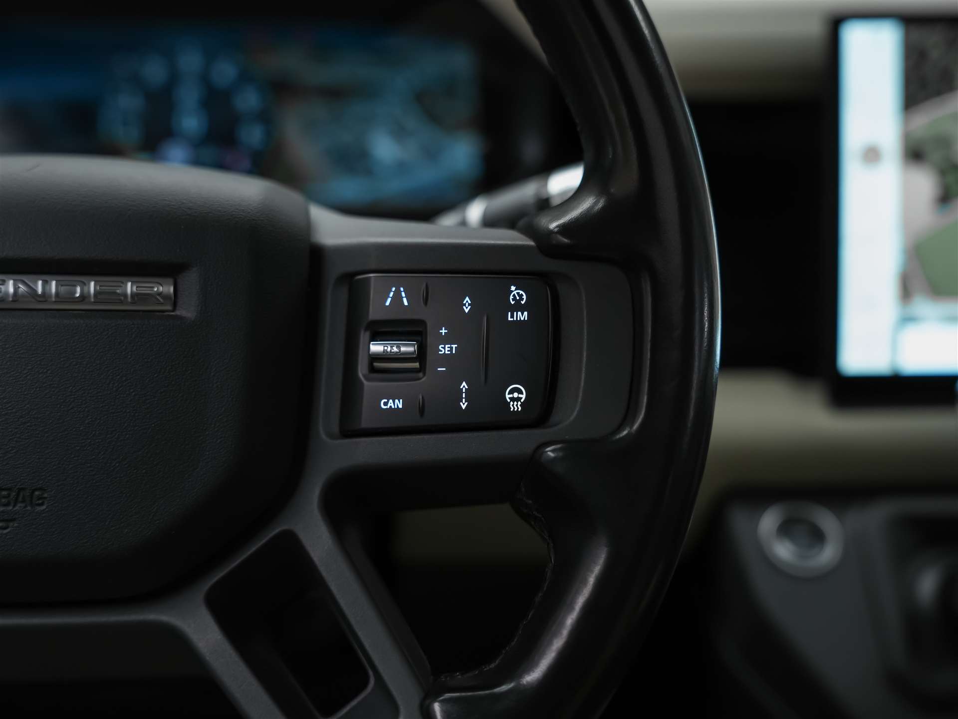 LAND ROVER Defender 110 P400e Si4 PHEV X-Dynamic SE AT8 *CH Auto*Head Up*Panorama*Meridian*360° Kamera*-image-32