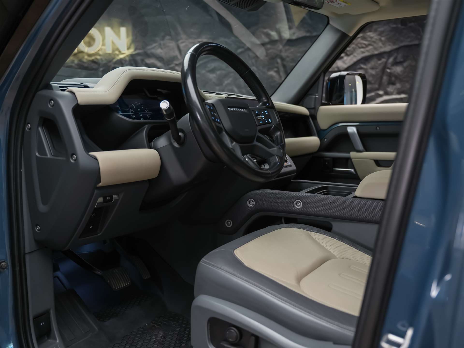 LAND ROVER Defender 110 P400e Si4 PHEV X-Dynamic SE AT8 *CH Auto*Head Up*Panorama*Meridian*360° Kamera*-image-8