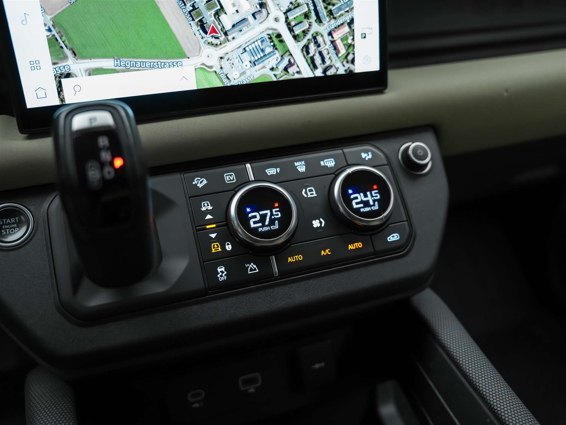 LAND ROVER Defender 110 P400e Si4 PHEV X-Dynamic SE AT8 *CH Auto*Head Up*Panorama*Meridian*360° Kamera*-image-24