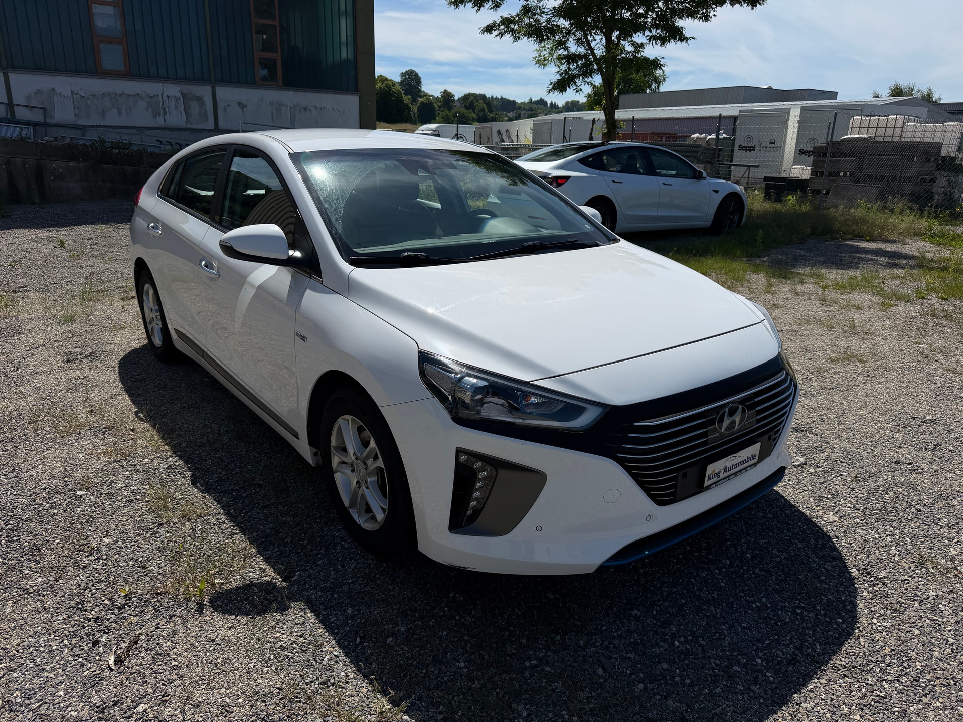 HYUNDAI Ioniq 1.6 GDi HEV Launch Plus DCT | CH-Auto | Frisch MFK | 1-Hand-showroom-element-3