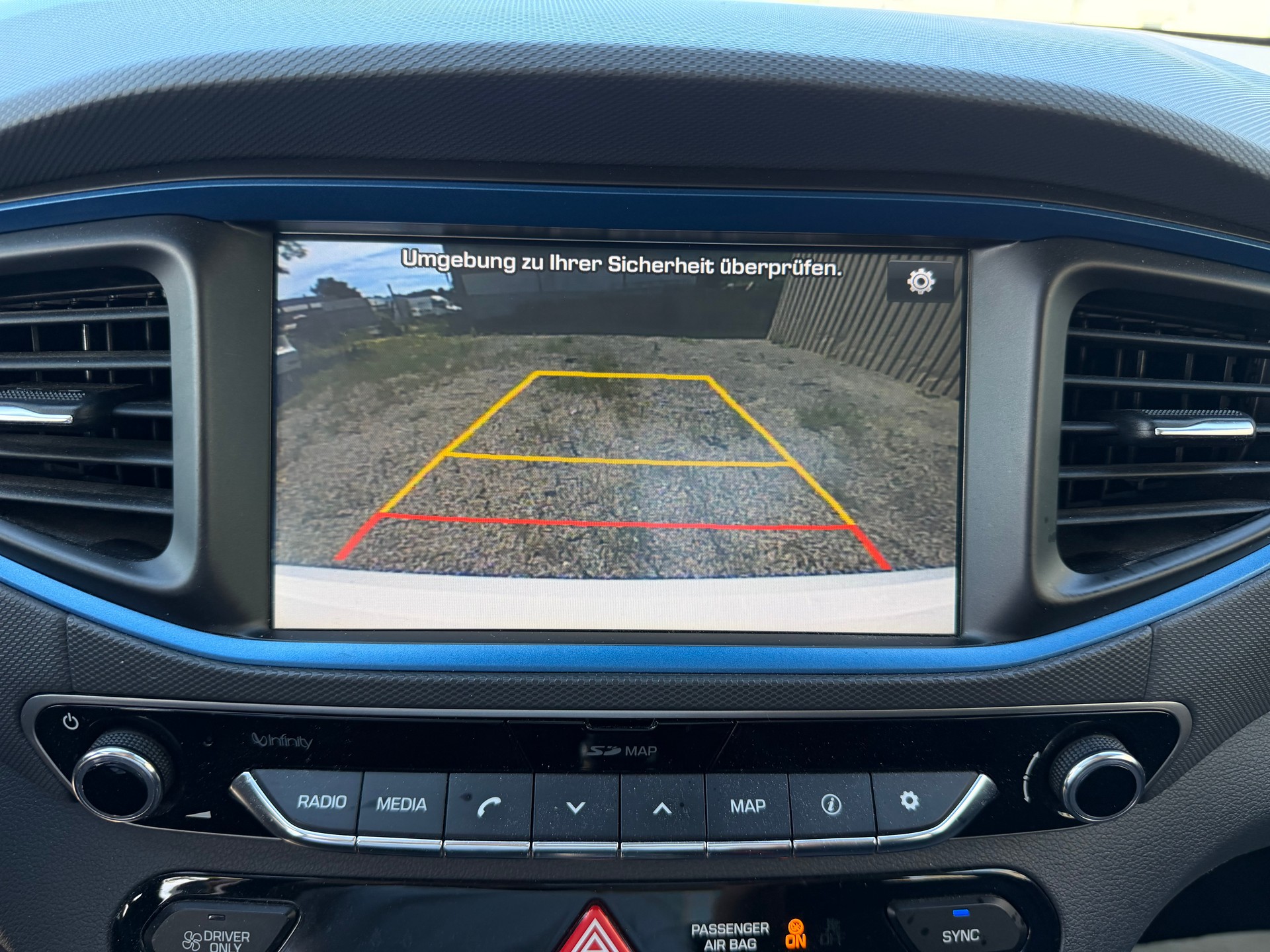 HYUNDAI Ioniq 1.6 GDi HEV Launch Plus DCT | CH-Auto | Frisch MFK | 1-Hand-image-17