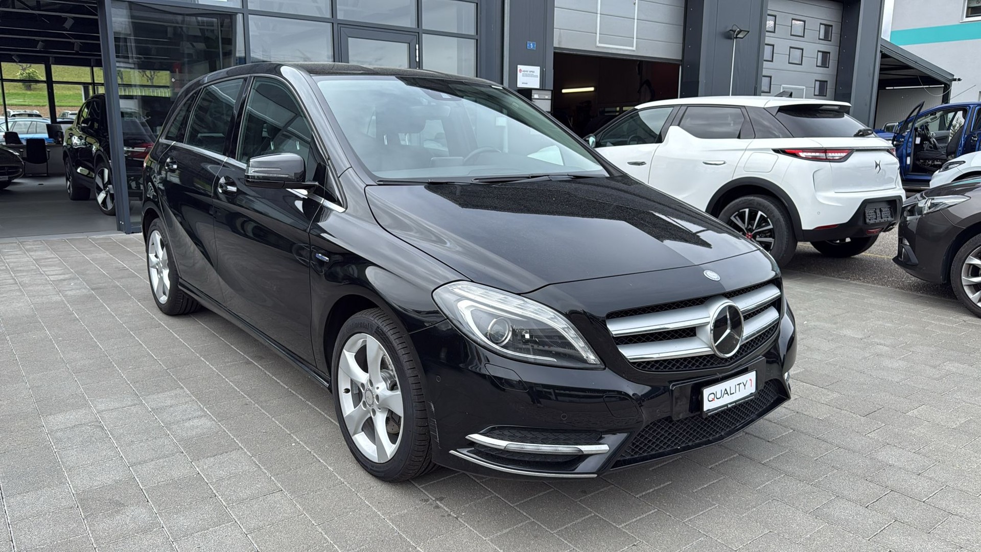MERCEDES-BENZ B 200-image-6